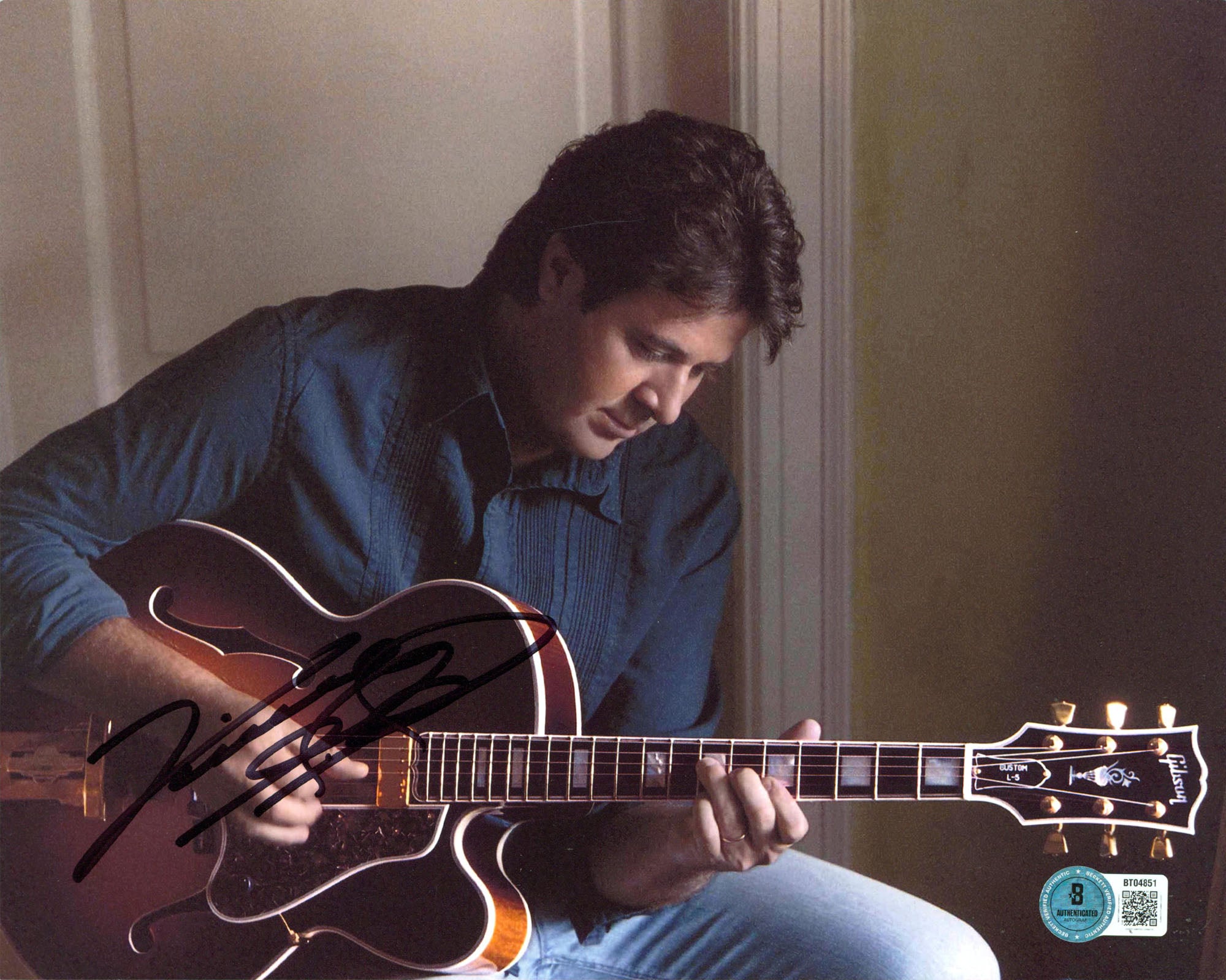 Vince Gill Country Musician Authentic Signed 8x10 Horizontal Photo BAS #BT04851