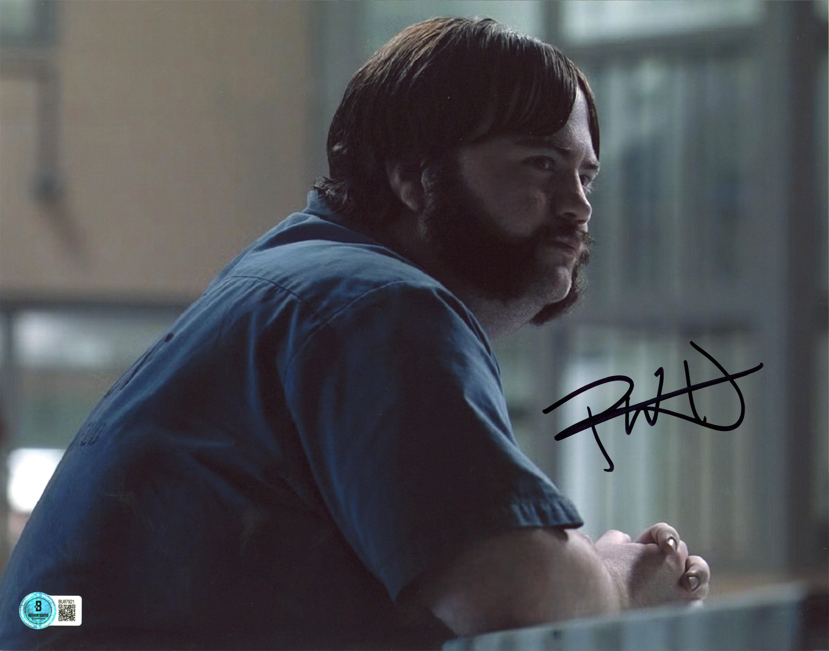 Paul Walter Hauser Black Bird Authentic Signed 11x14 Photo BAS #BU87921