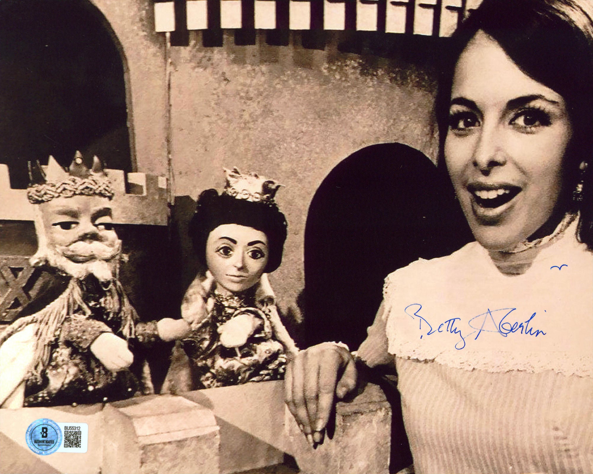 Betty Aberlin Mister Rogers' Authentic Signed 8x10 Horizontal Photo BAS #BU55312