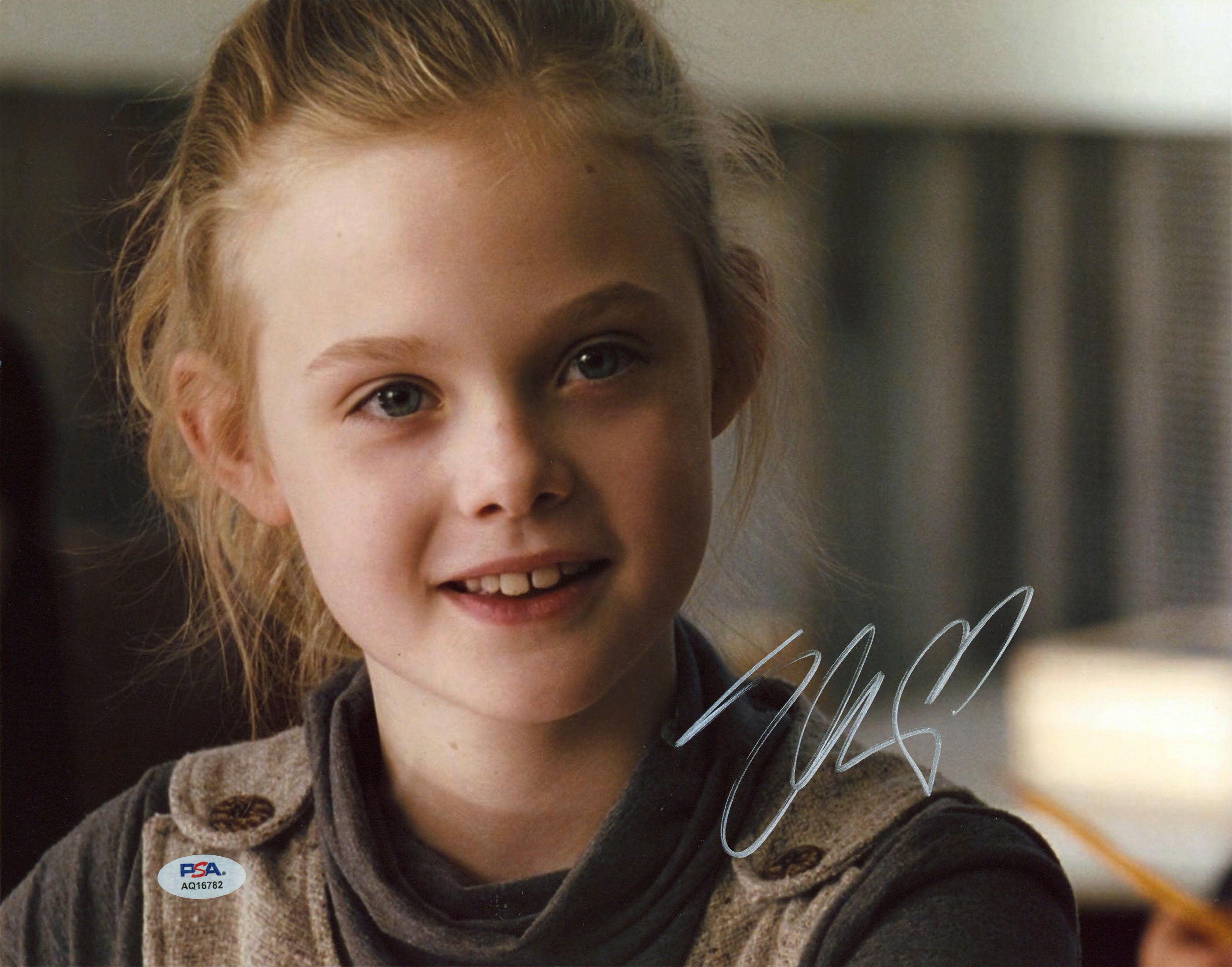 Elle Fanning Phoebe In Wonderland Authentic Signed 11x14 Photo PSA/DNA #AQ16782