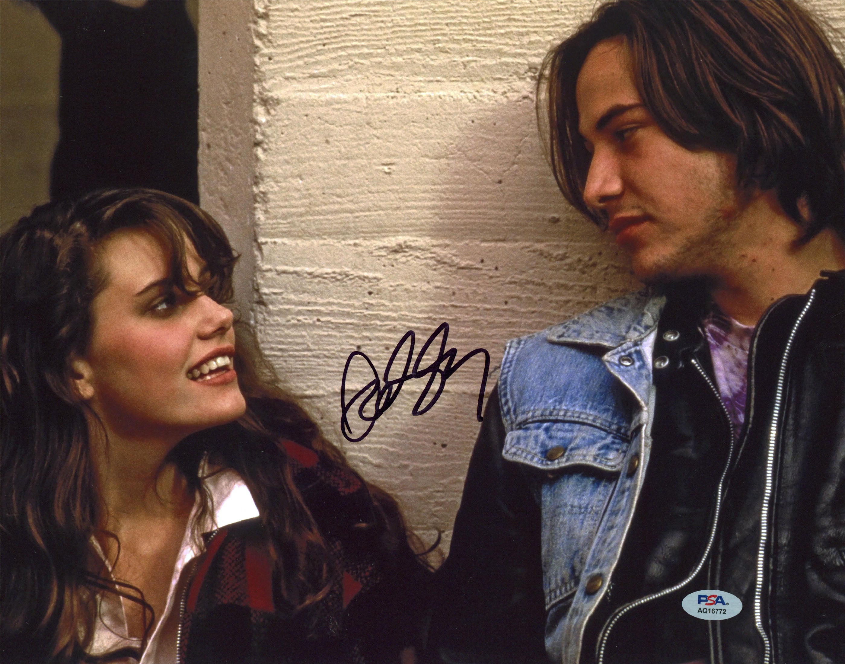 Ione Skye River's Edge Authentic Signed 11x14 Horizontal Photo PSA/DNA #AQ16772
