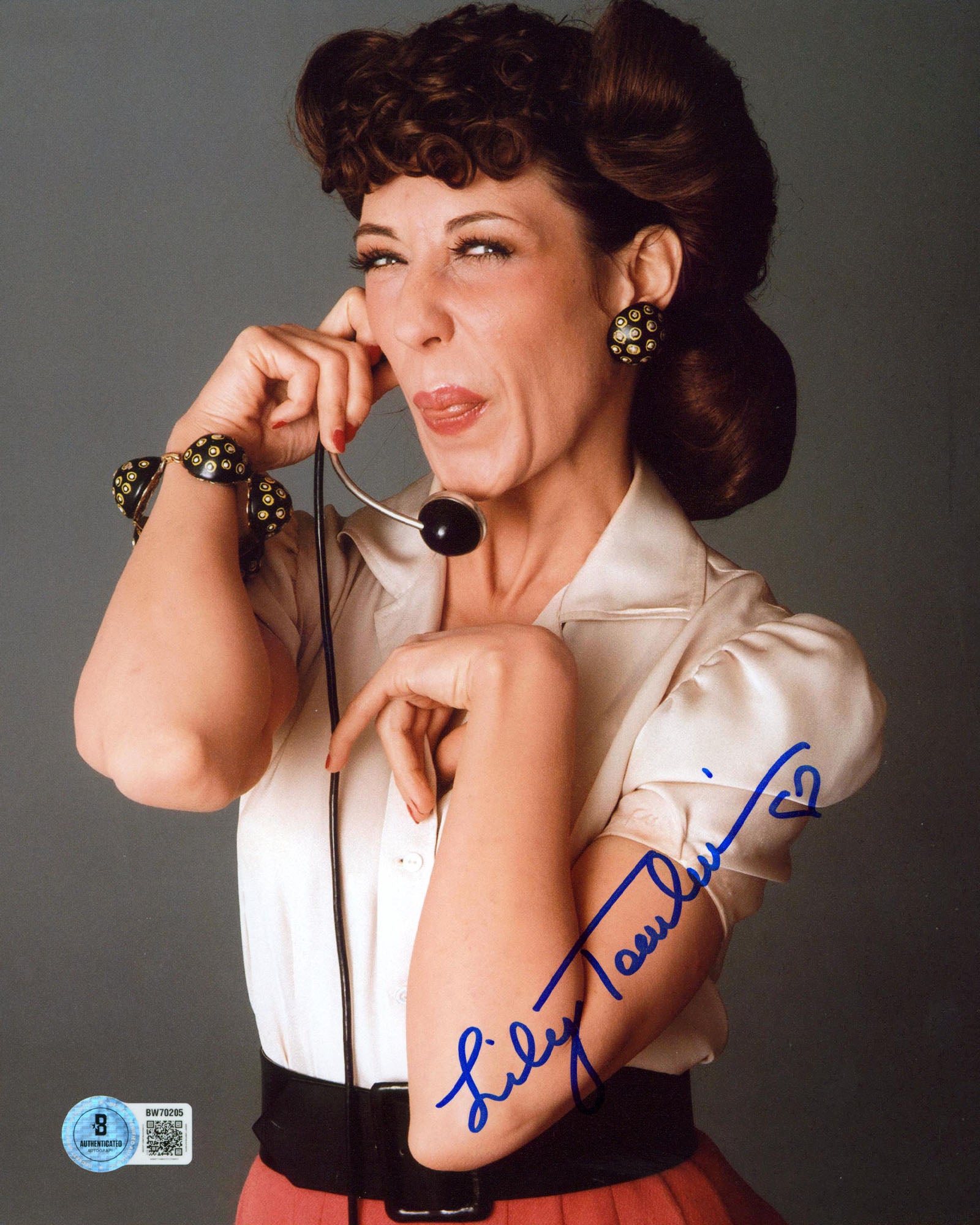 Lily Tomlin Rowan & Martin's Laugh-In Authentic Signed 8x10 Vertical Photo BAS 7