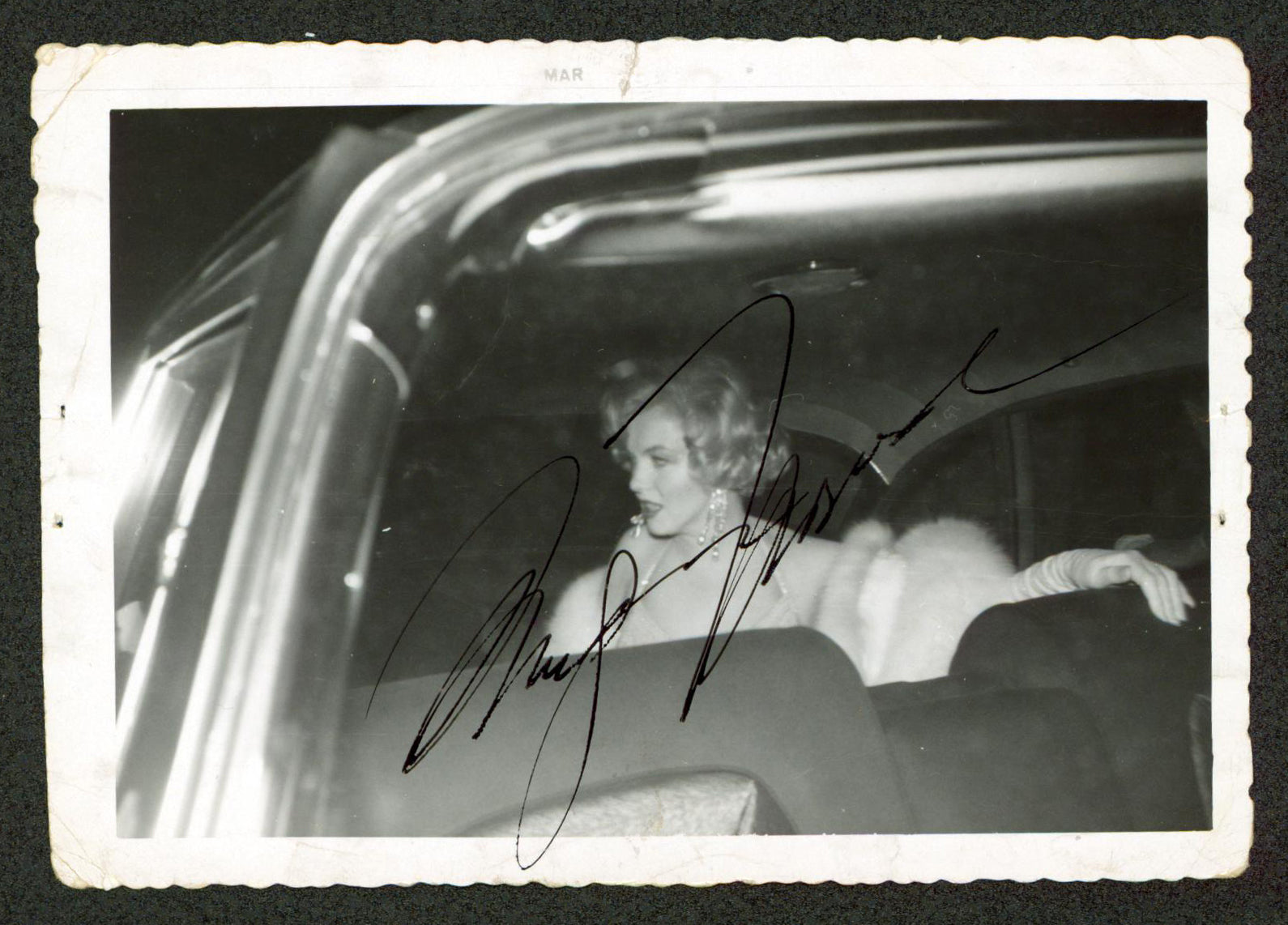 Marilyn Monroe Authentic Signed Black & White 3.5x5 Candid Photo JSA #ZZ44698