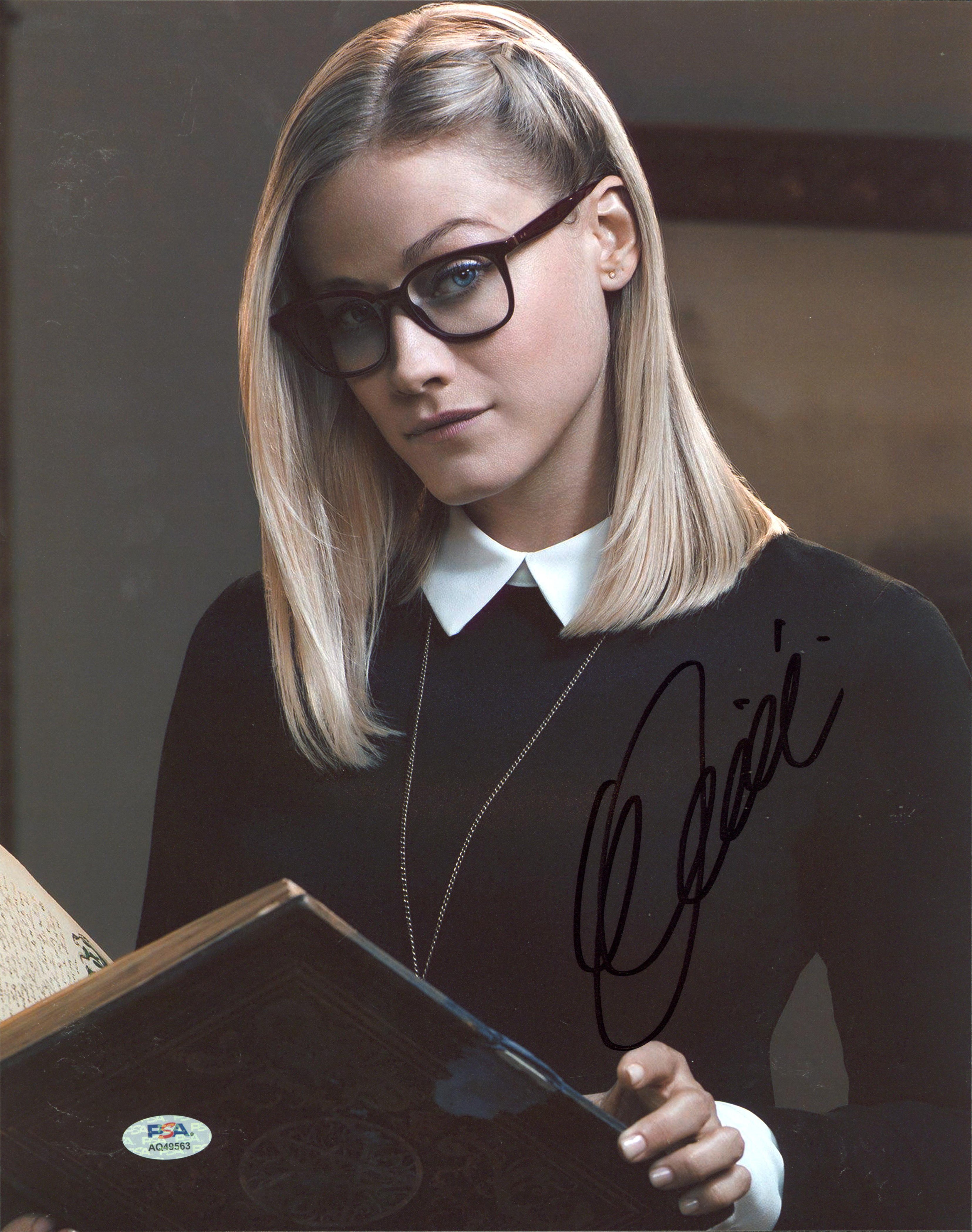 Olivia Taylor Dudley The Magicians Authentic Signed 11x14 Photo PSA/DNA #AQ49563