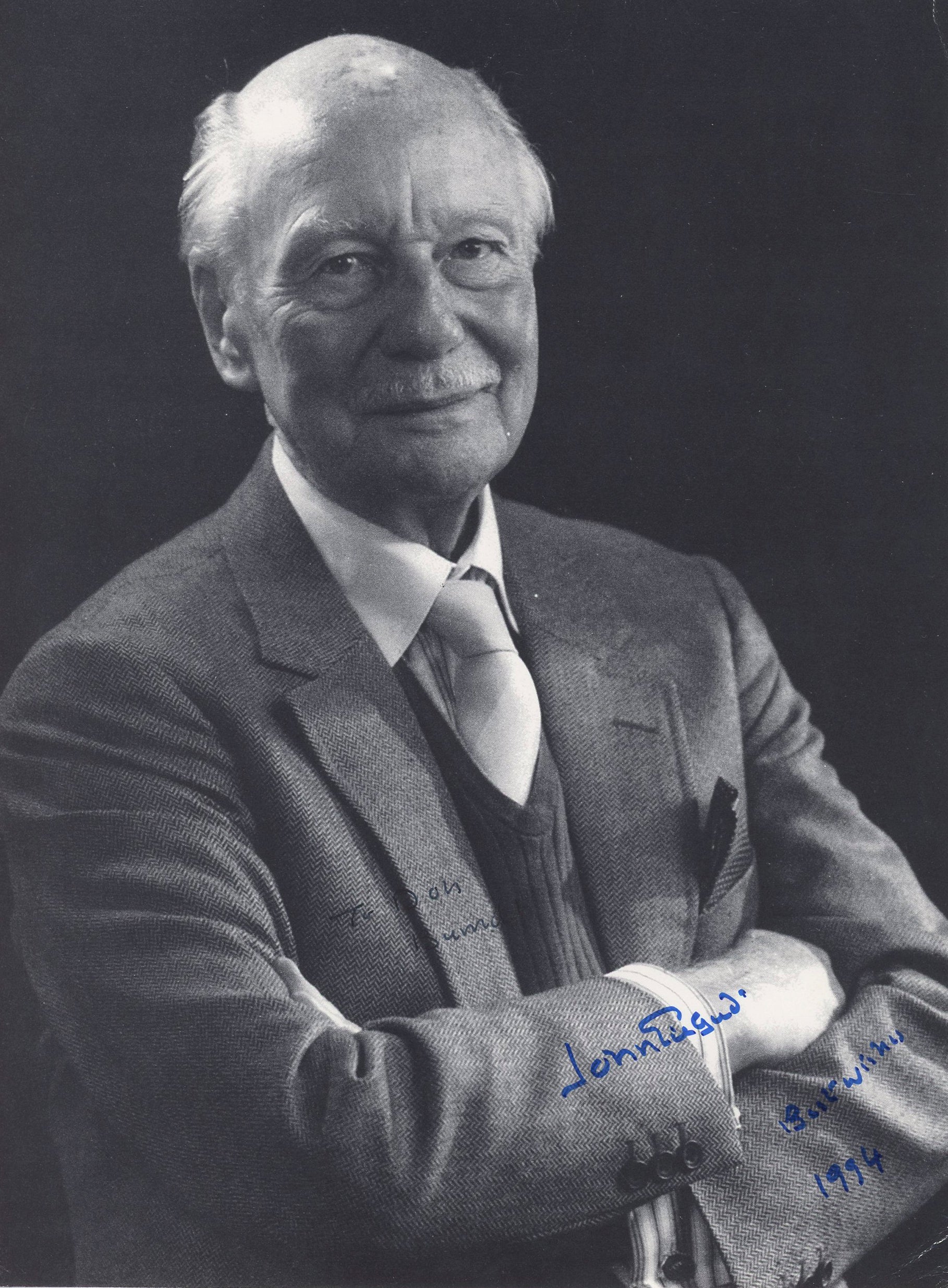 John Gielgud Arthur "Best Wishes" 1994 Authentic Signed 6x8.5 Photo BAS #BL76418