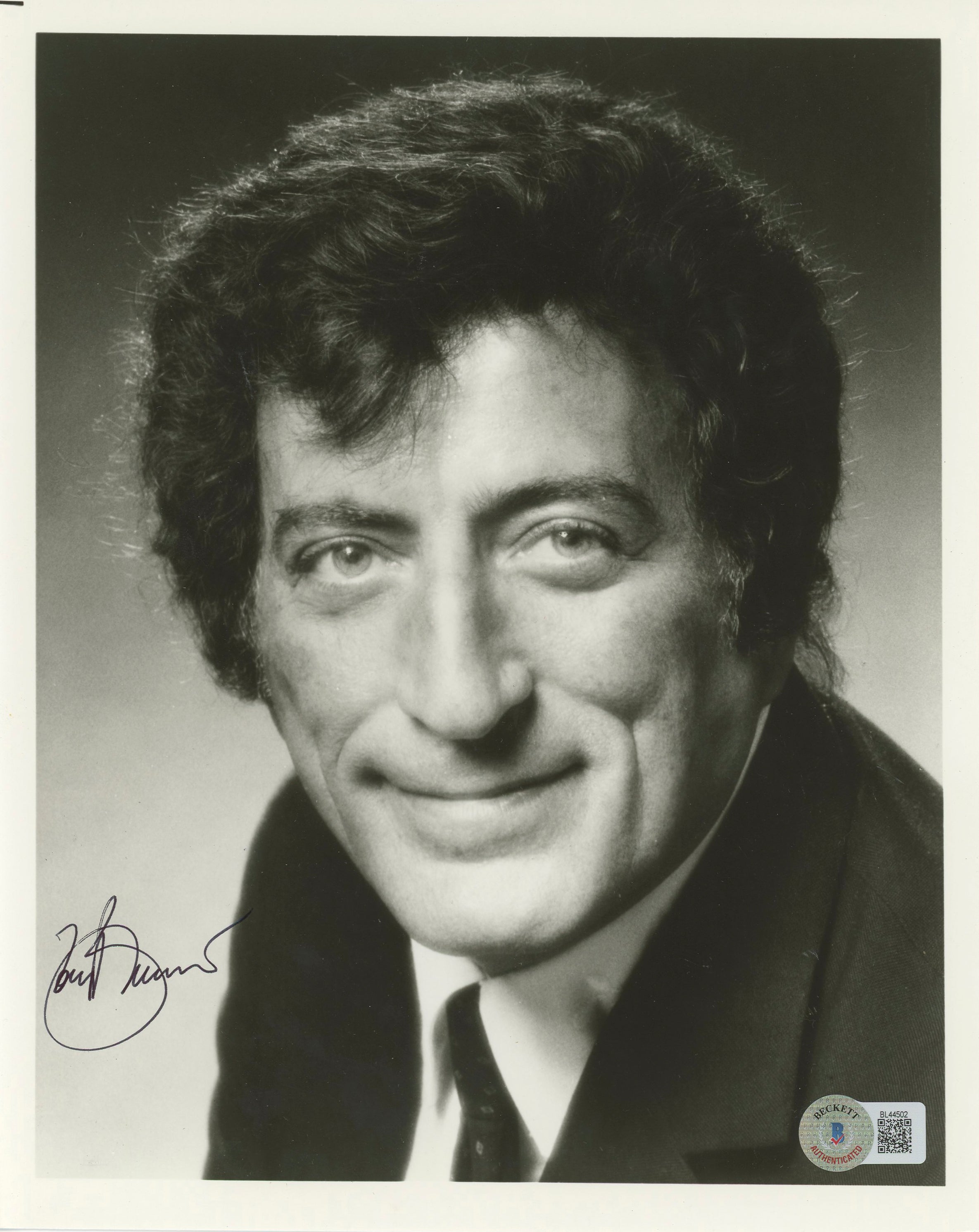 Tony Bennett Musician Authentic Signed 8x10 Photo Autographed BAS #BL44502