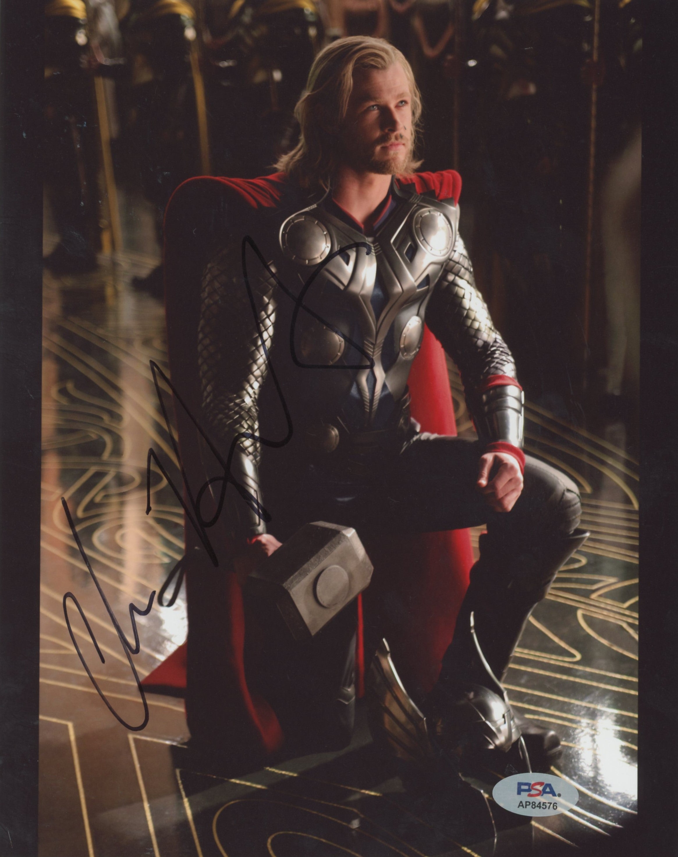 Chris Hemsworth Thor Authentic Signed 8x10 Vertical Photo PSA/DNA #AP84576