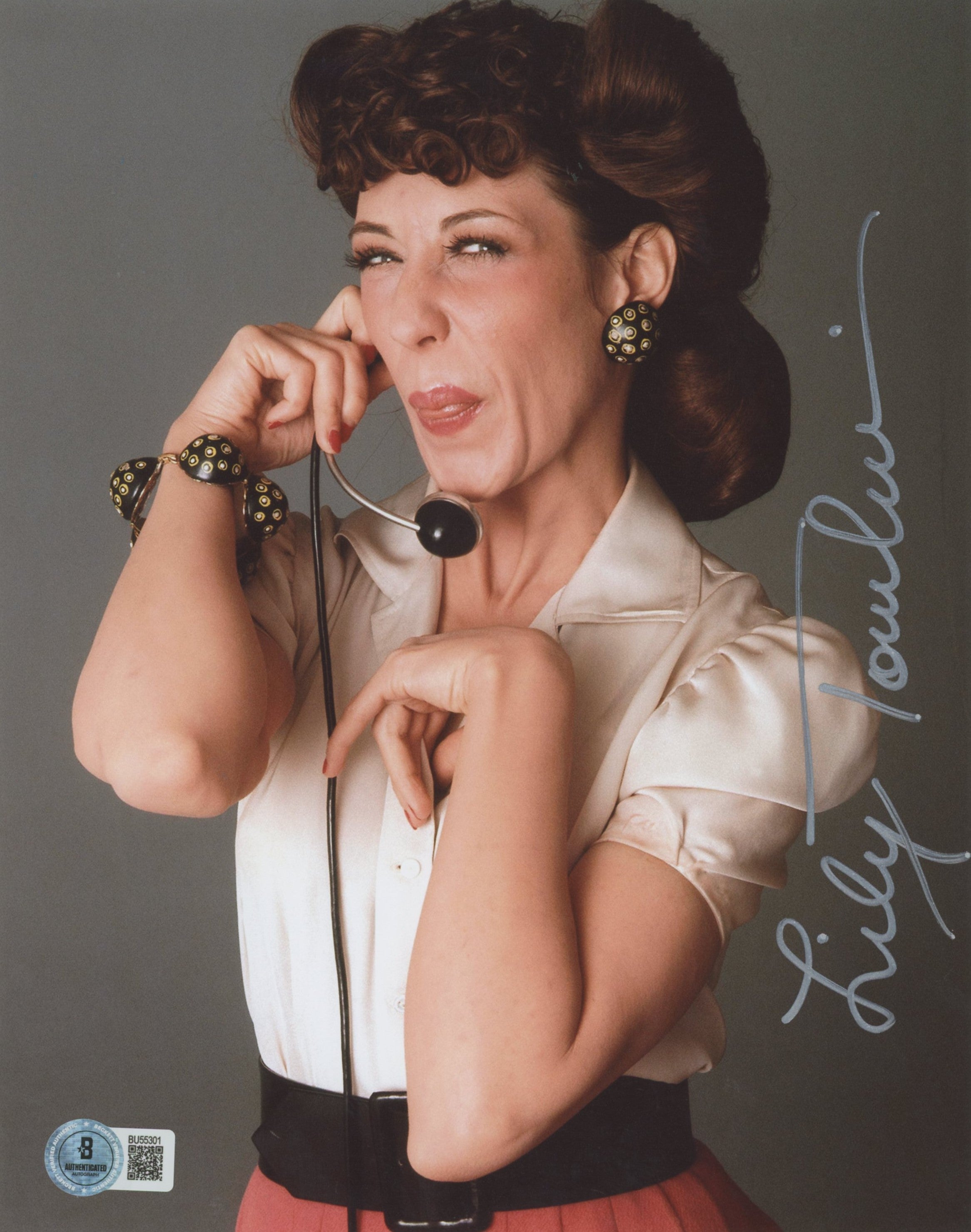 Lily Tomlin Rowan & Martin's Laugh-In Authentic Signed 8x10 Vertical Photo BAS 6
