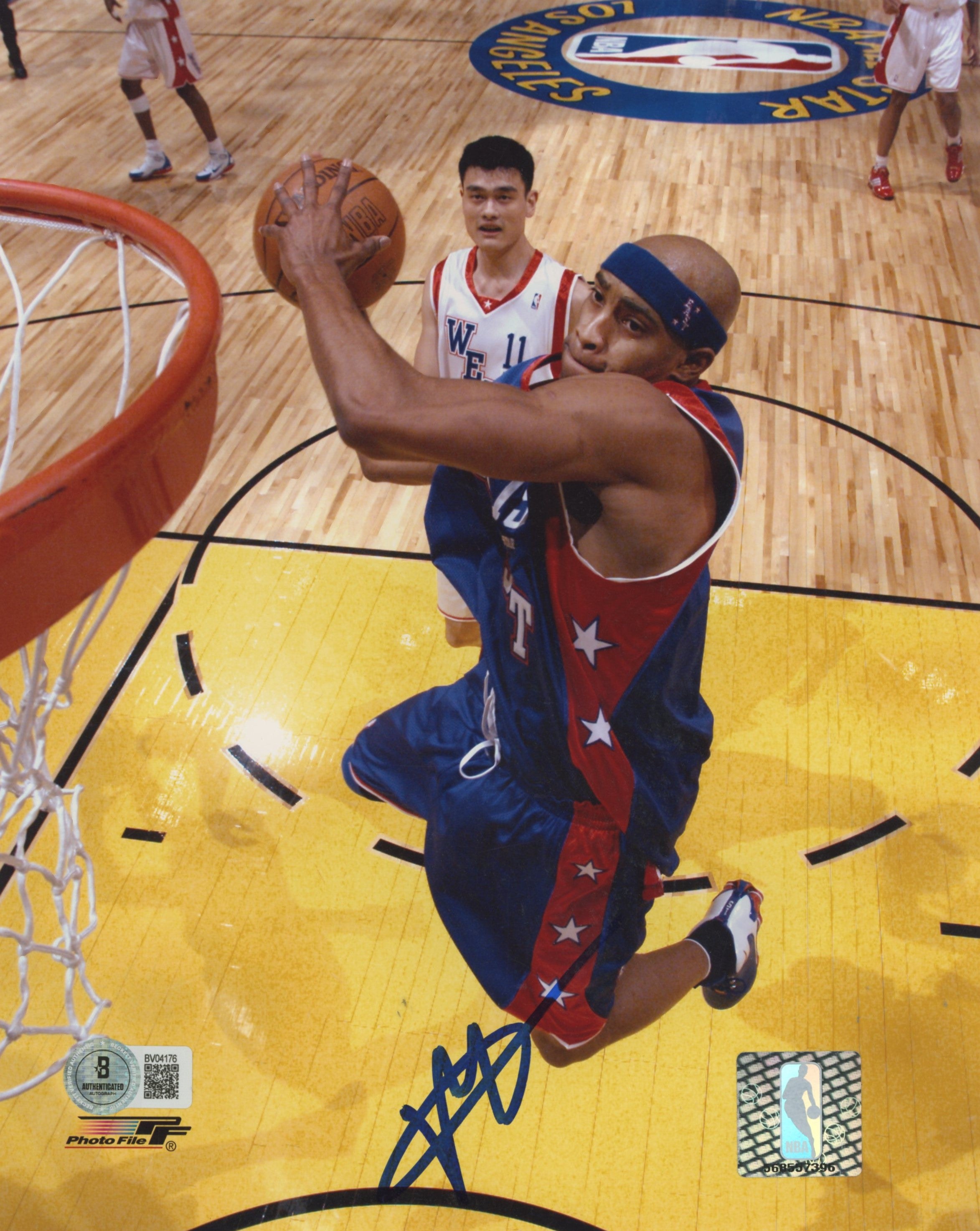 Raptors Vince Carter Authentic Signed 8x10 Vertical Photo BAS #BV04176