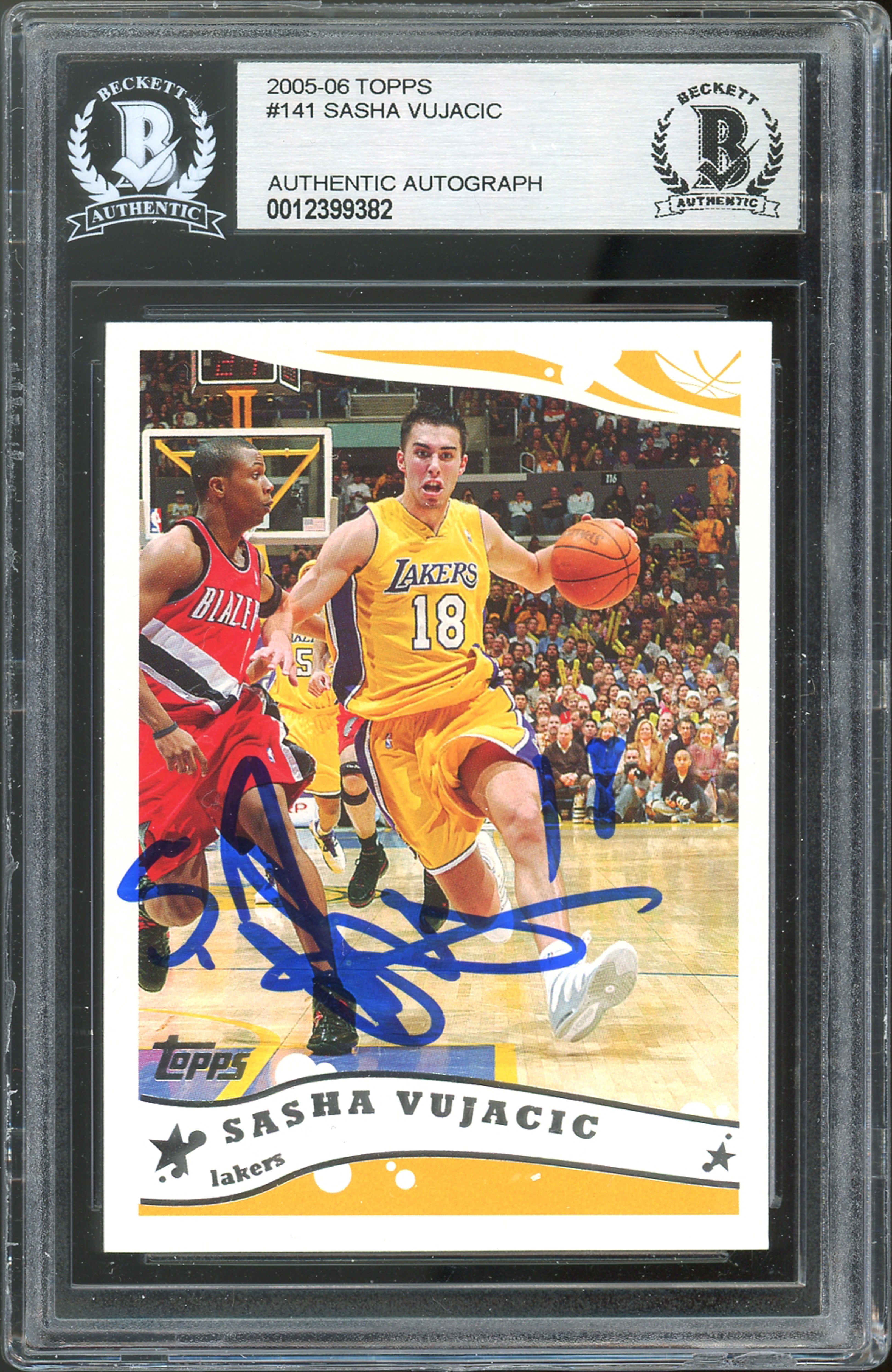 Lakers Sasha Vujacic Authentic Signed 2005 Topps #141 Card BAS Slabbed