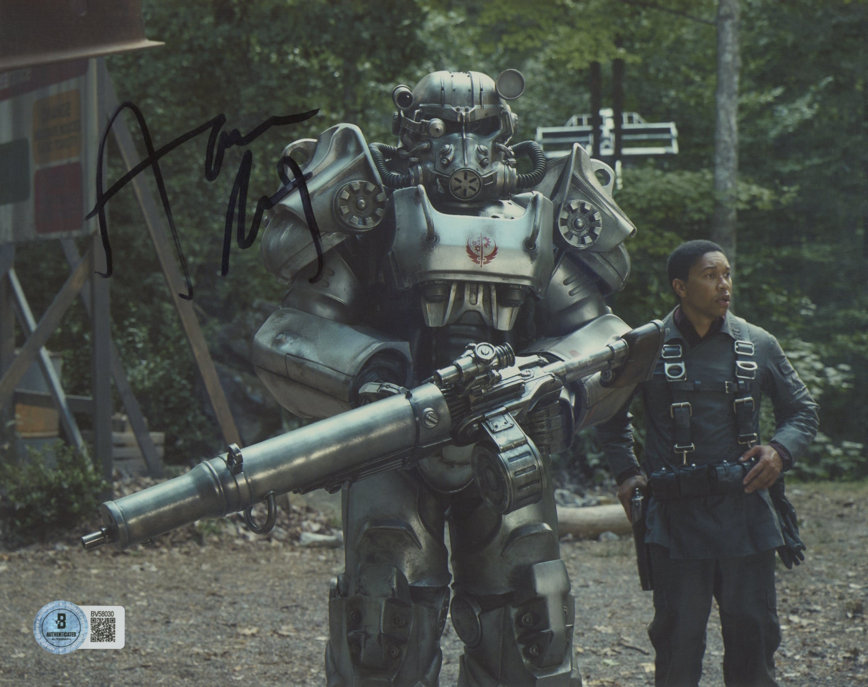 Aaron Moten Fallout Authentic Signed 8x10 Photo Autographed BAS #BV58030