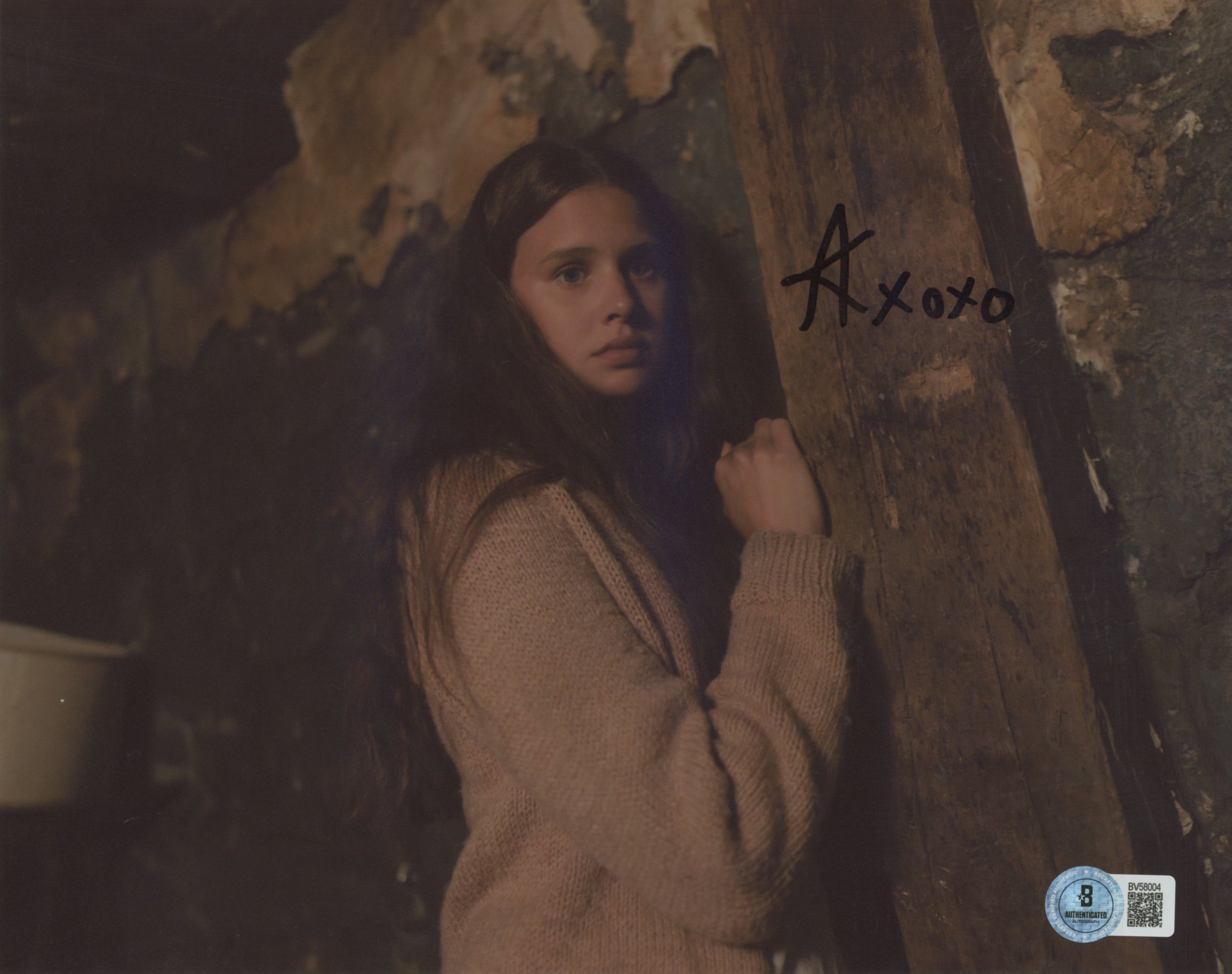 Avery Konrad From "XOXO" Authentic Signed 8x10 Photo Autographed BAS #BV58004