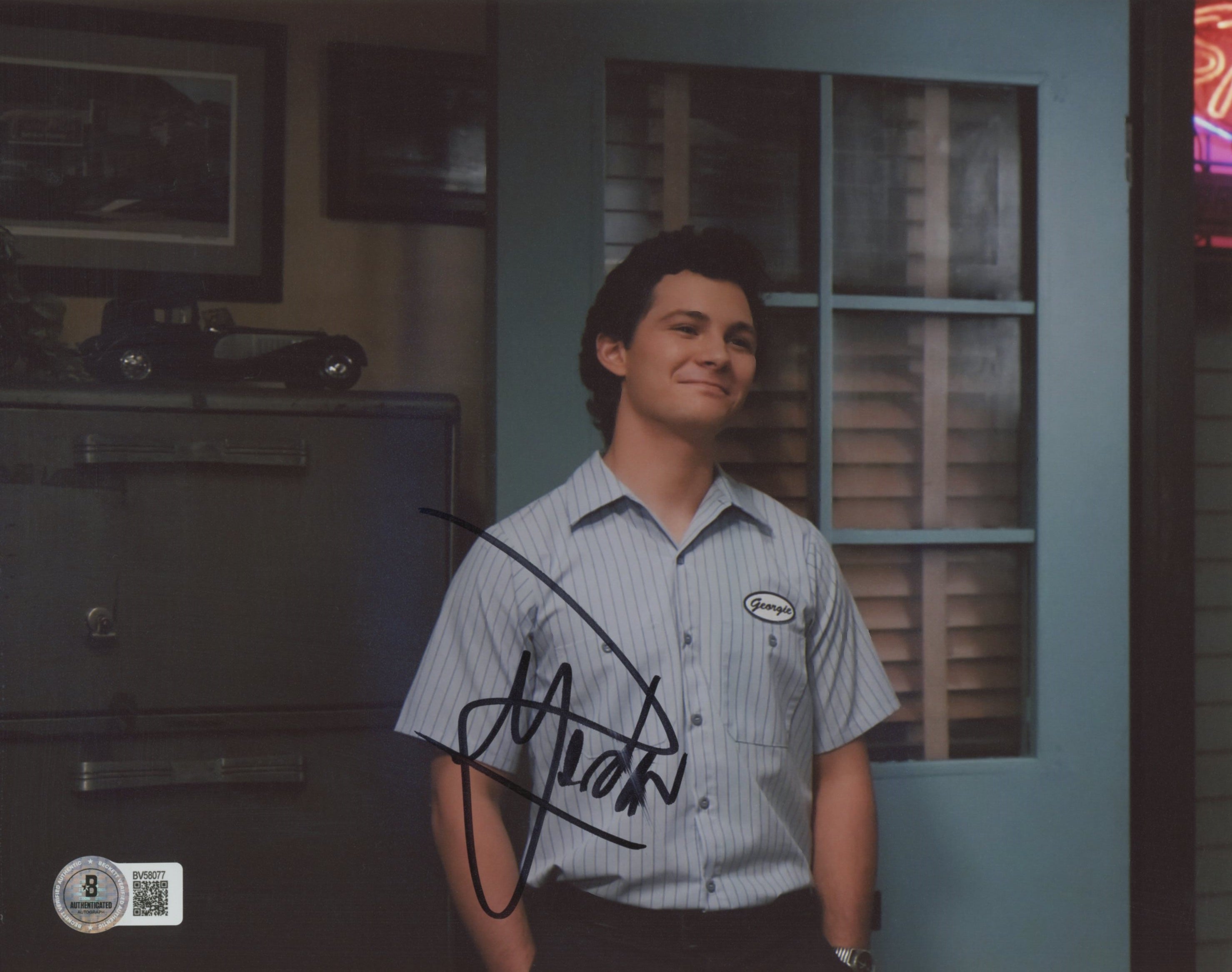 Montana Jordan Young Sheldon Authentic Signed 8x10 Photo BAS #BV58077