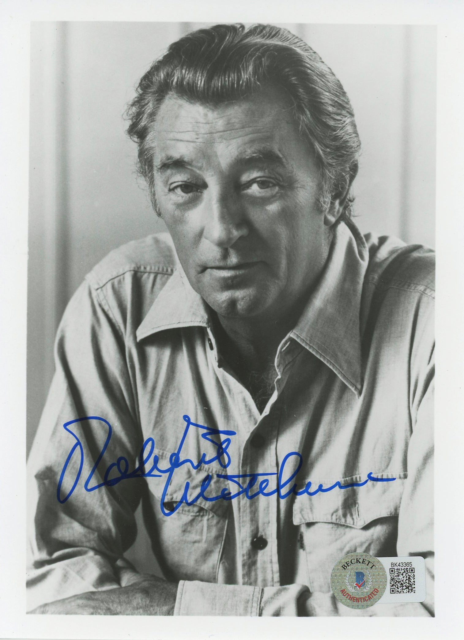 Robert Mitchum The Night of the Hunter Signed 5.25x7 Photo BAS #BK43365