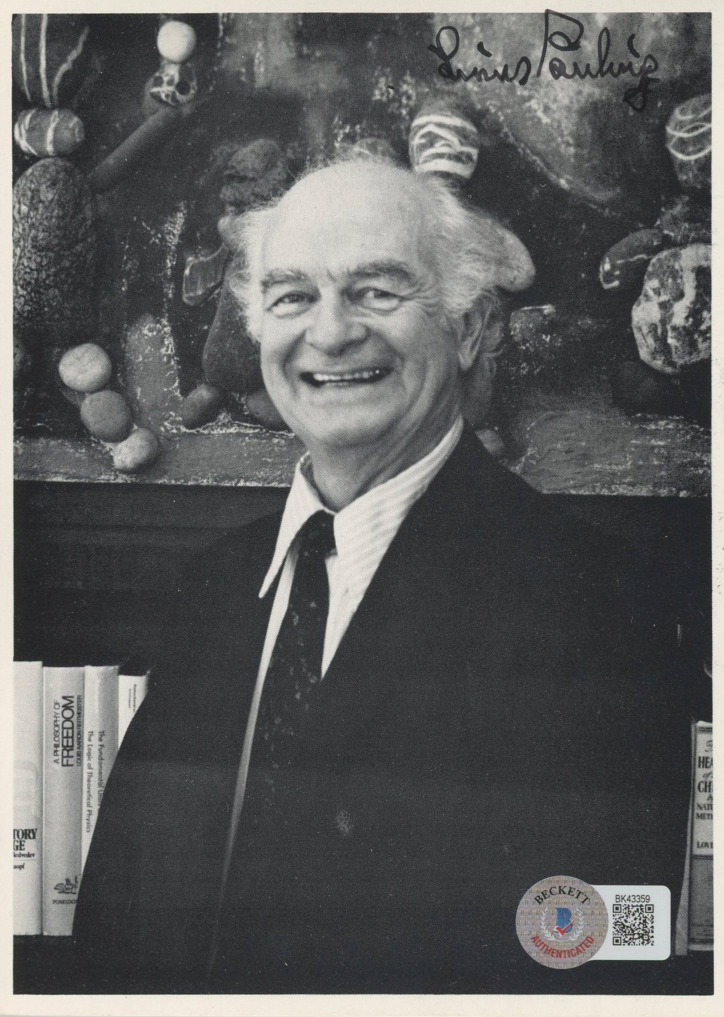 Linus Pauling Chemist Authentic Signed 5x7 Black & White Photo BAS #BK43359