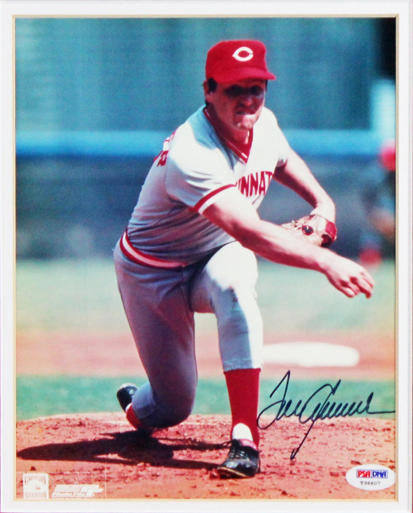 Reds Tom Seaver Authentic Signed 8x10 Framed Vertical Photo PSA/DNA #T36607