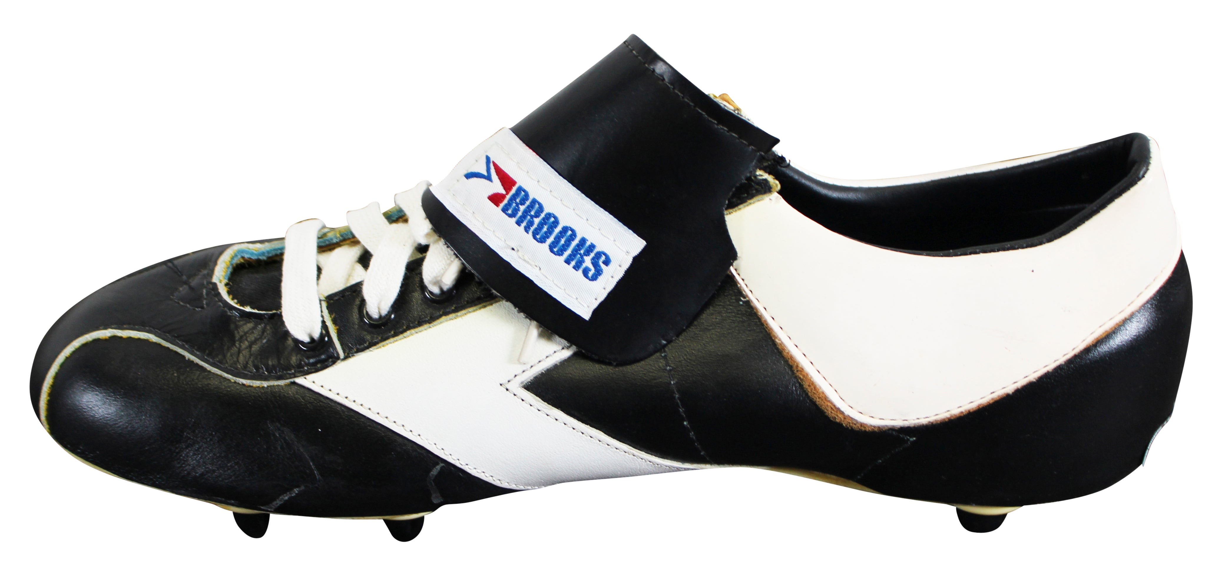 Cowboys Roger Staubach Signed Black & White Brooks Right Cleat BAS Wit #4W039340