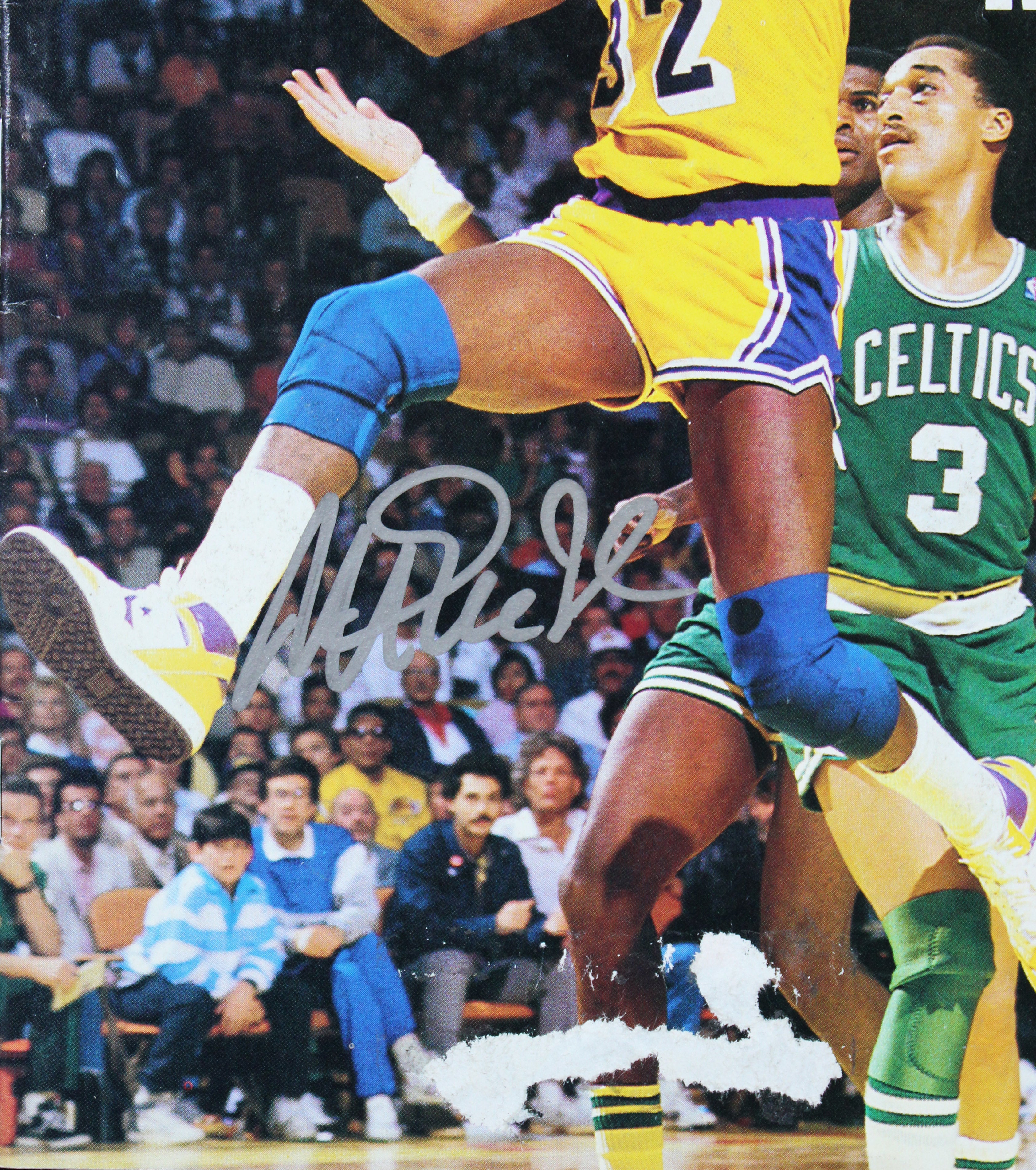 Lakers Magic Johnson Signed 1987 Sports Illustrated Magazine BAS Wit #3W387220