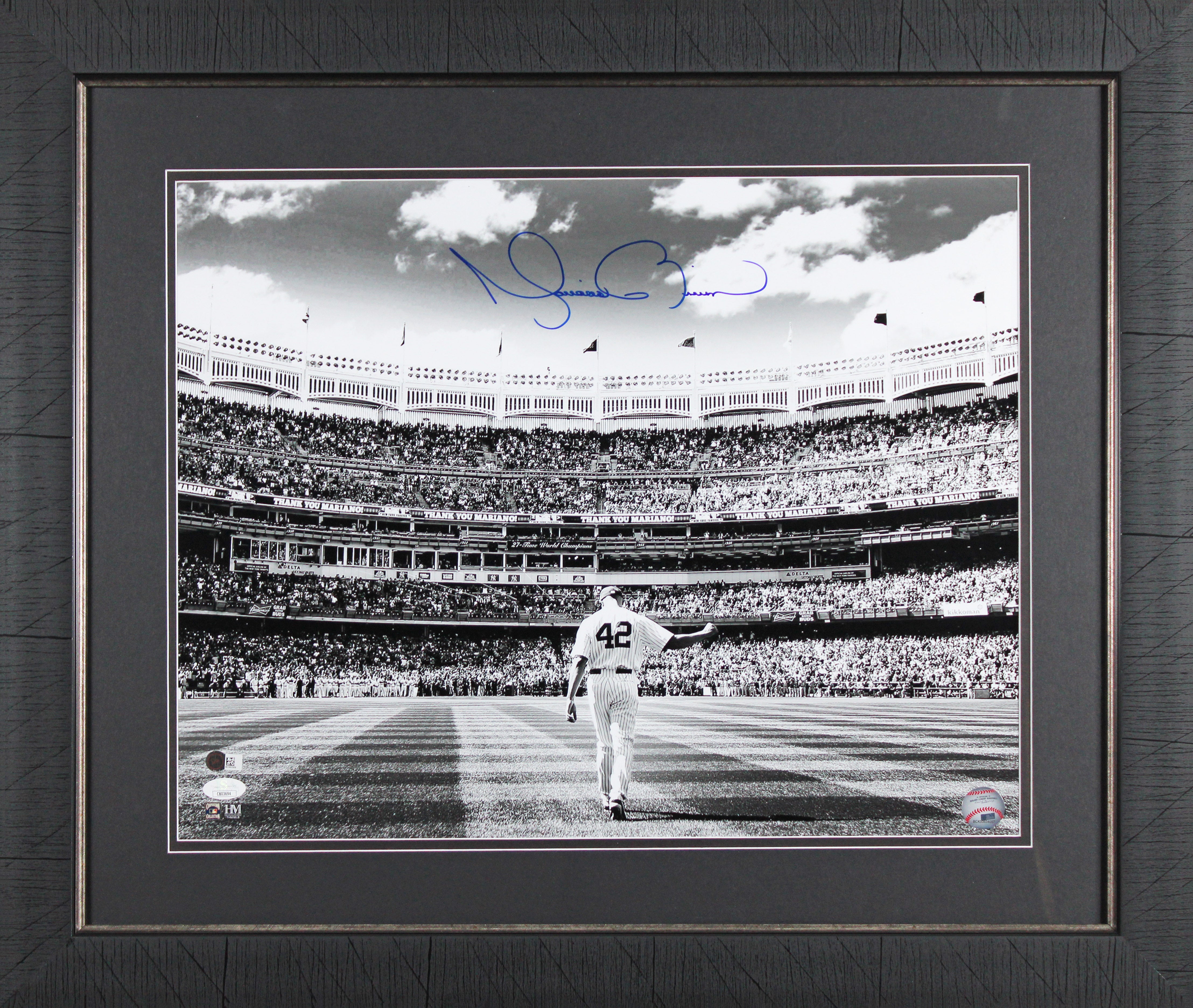 Yankees Mariano Rivera Authentic Signed 16x20 Framed Photo JSA #CB03694