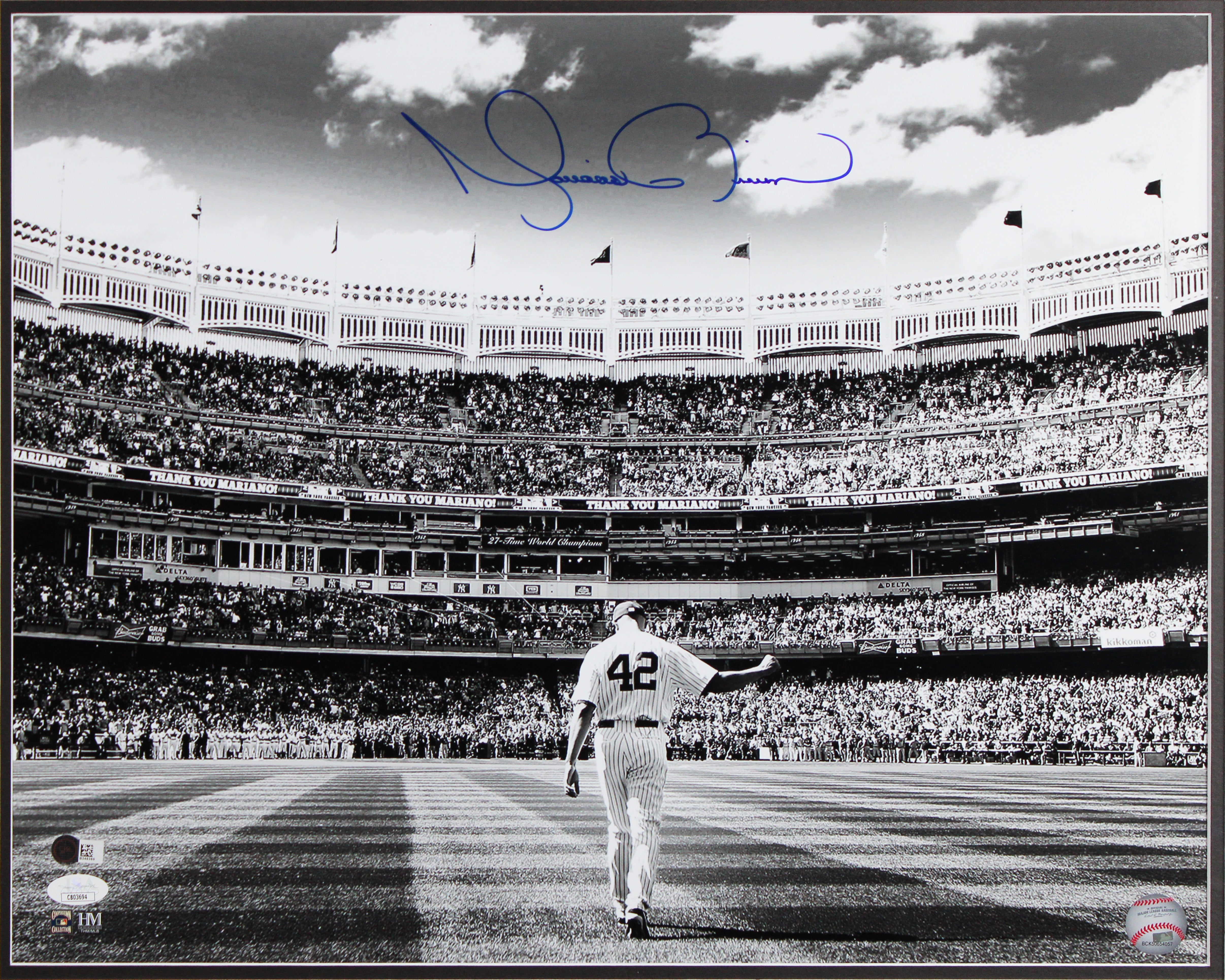 Yankees Mariano Rivera Authentic Signed 16x20 Framed Photo JSA #CB03694