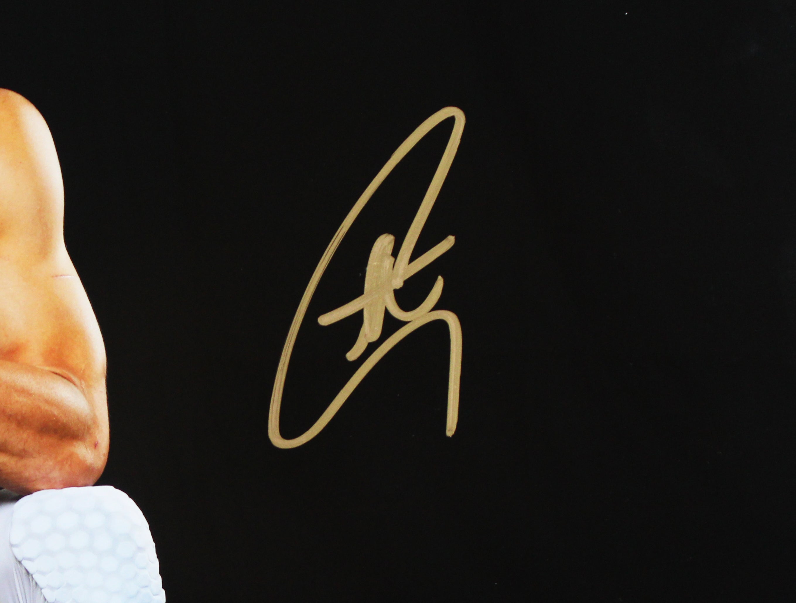 Warriors Stephen Curry Signed 16x20 Framed Horizontal Trophy Blackout Photo JSA