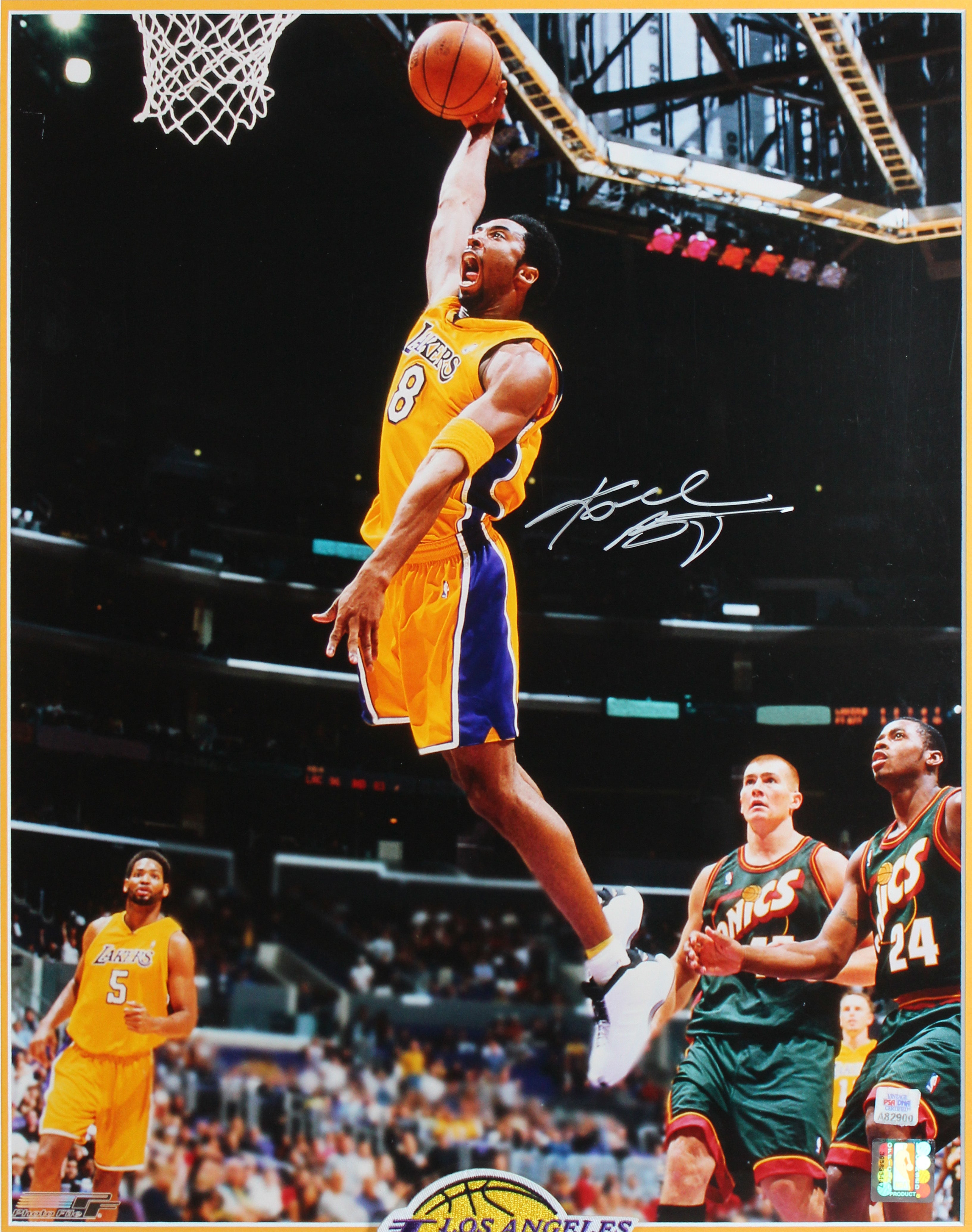 Lakers Kobe Bryant Signed 16x20 Framed Dunking Photo Vs Sonics PSA/DNA #A82900