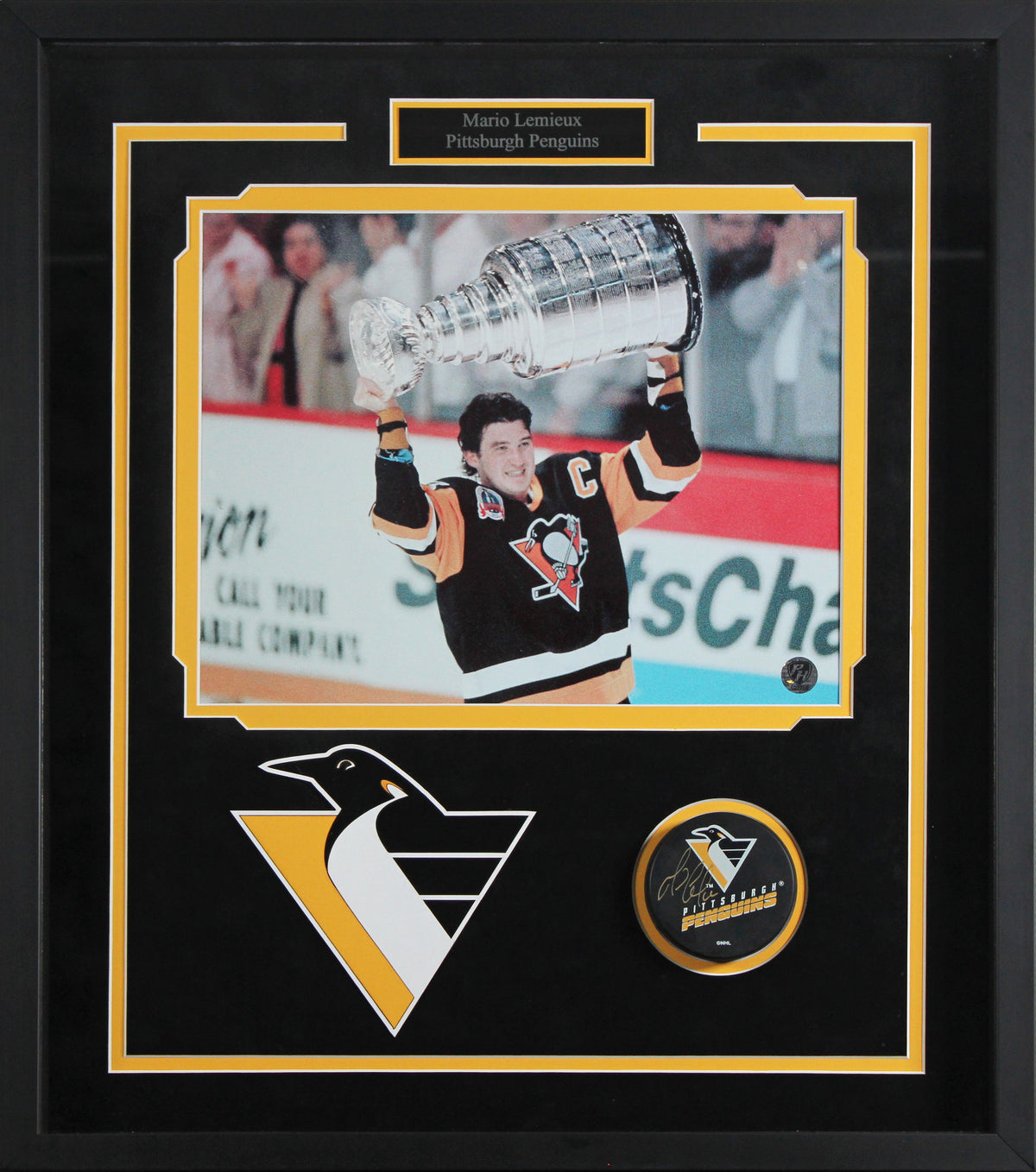Penguins Mario Lemieux Signed & Framed Official Hockey Puck BAS #AG010148