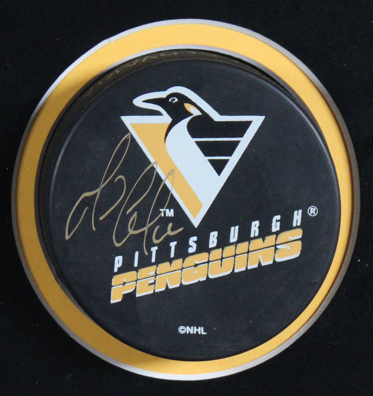 Penguins Mario Lemieux Signed & Framed Official Hockey Puck BAS #AG010148