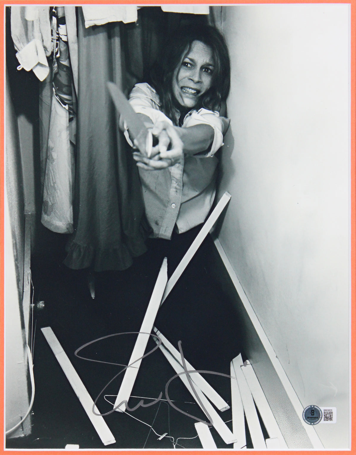 Jamie Lee Curtis Halloween Signed 11x14 Framed Vertical B&W Closet Photo BAS