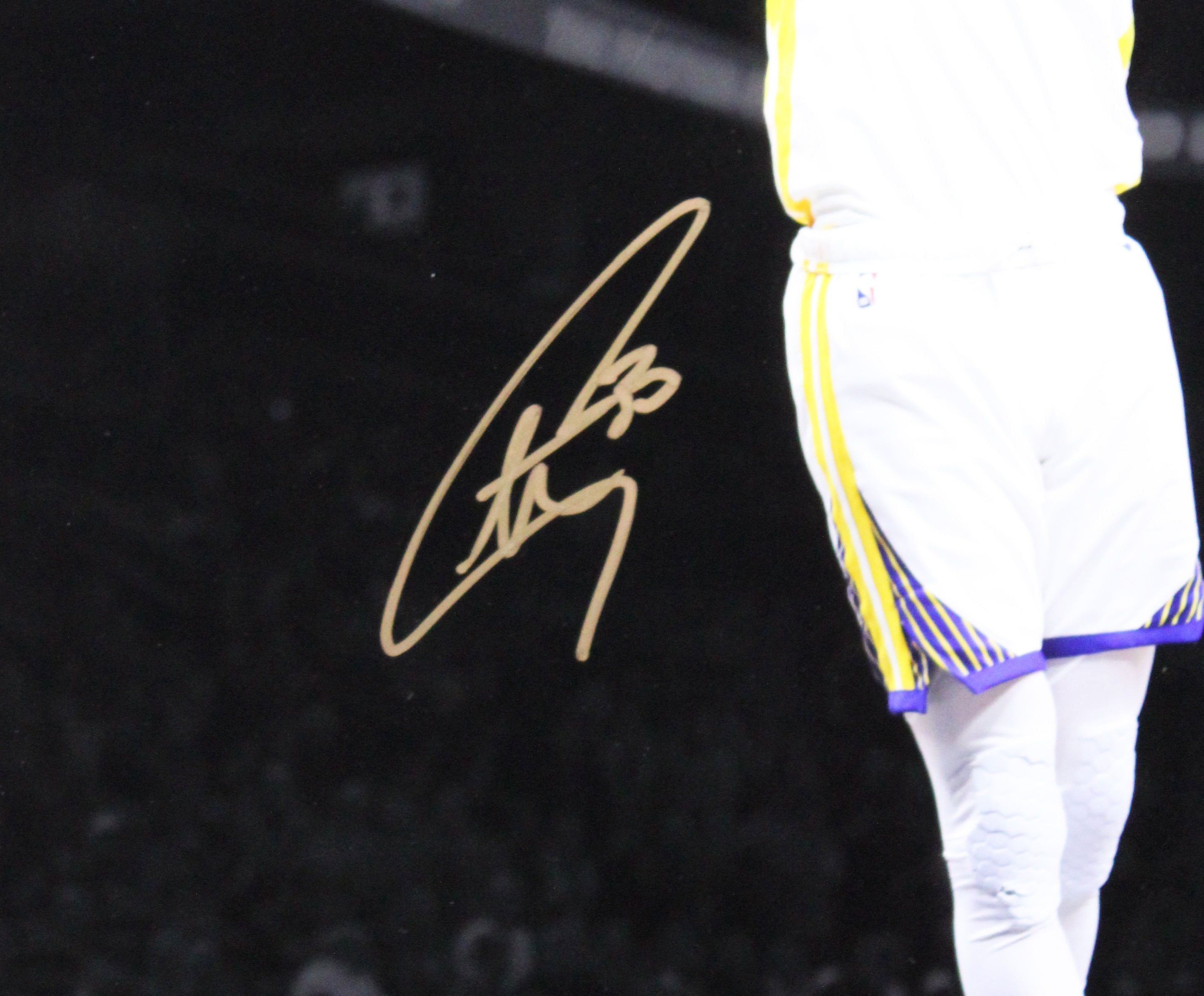 Warriors Stephen Curry Signed 16x20 Framed Vertical Dunking Spotlight Photo JSA