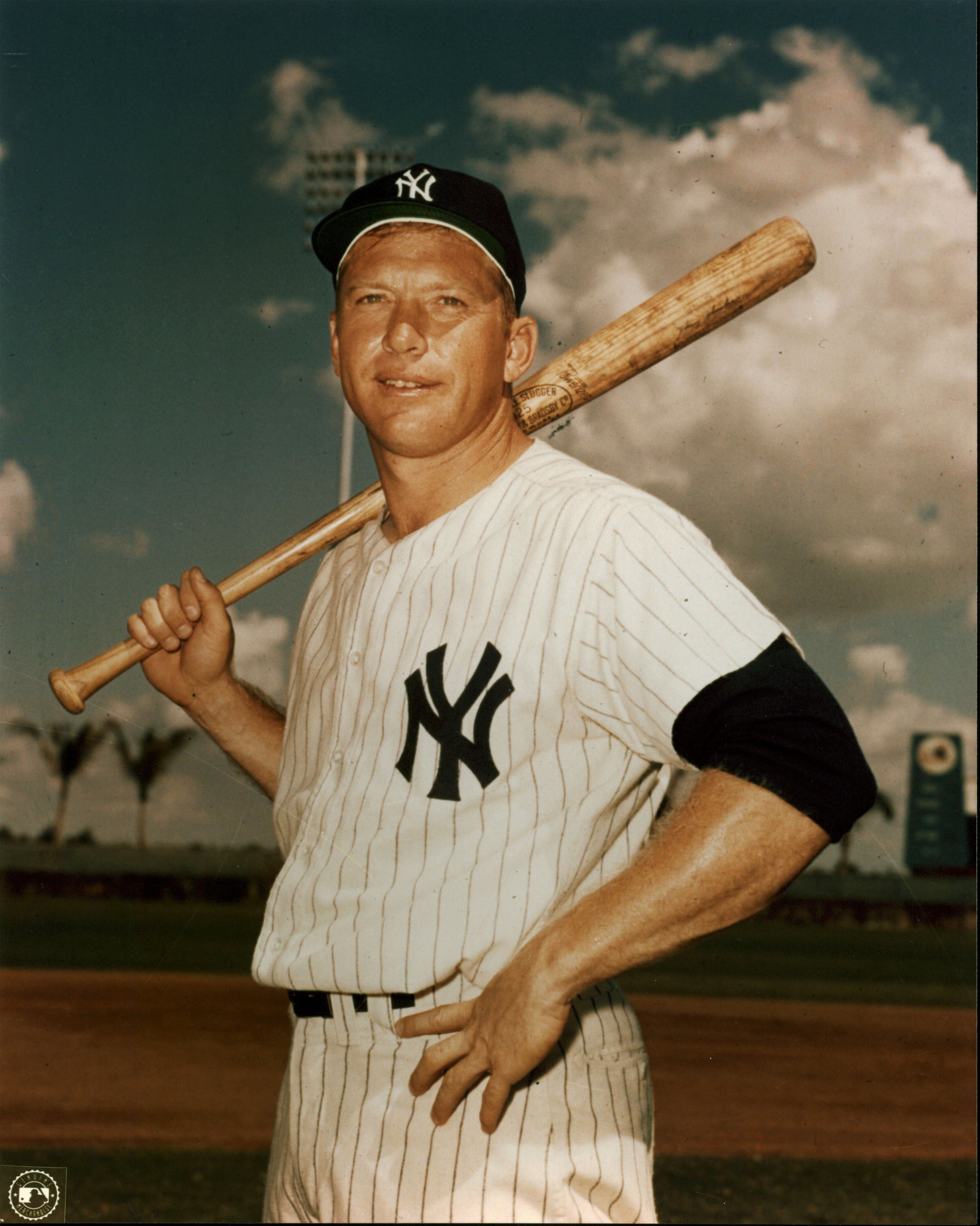 Yankees Mickey Mantle 8x10 PhotoFile Bat On Shoulder In One Hand Photo Un-signed