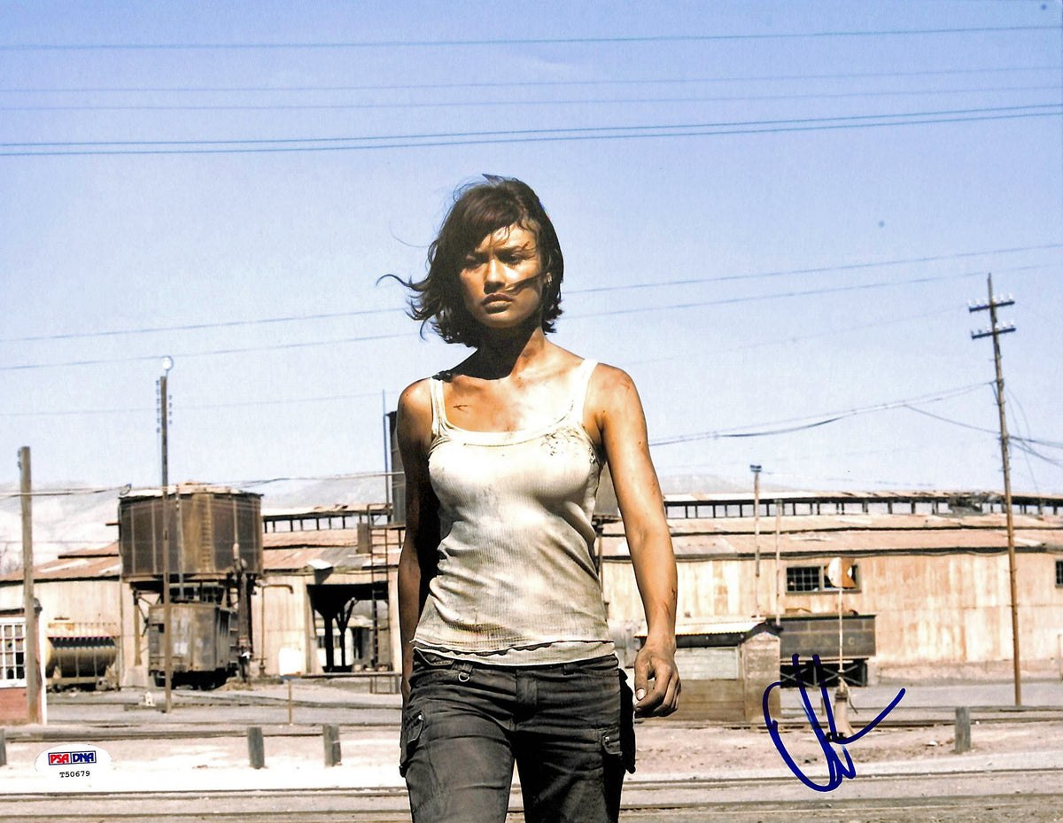 Olga Kurylenko Quantum Of Solace Signed Authentic 11X14 Photo PSA/DNA #T50679