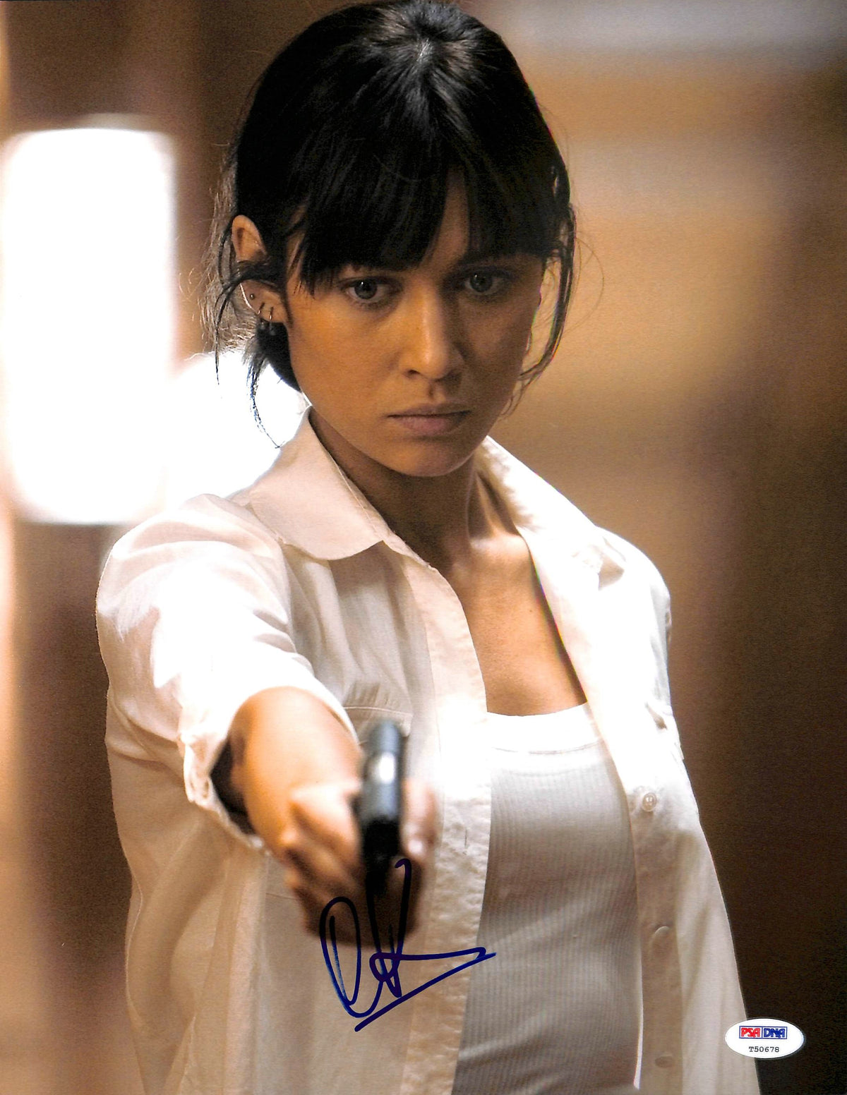 Olga Kurylenko Quantum Of Solace Signed Authentic 11X14 Photo PSA/DNA #T50678