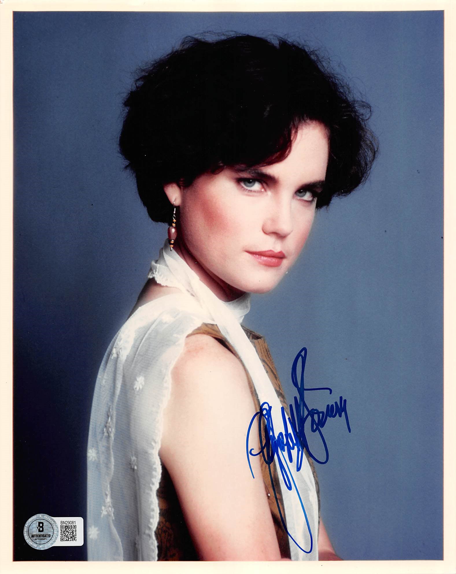 Elizabeth McGovern The Handmaid's Tale Authentic Signed 8x10 Photo BAS #BN29081