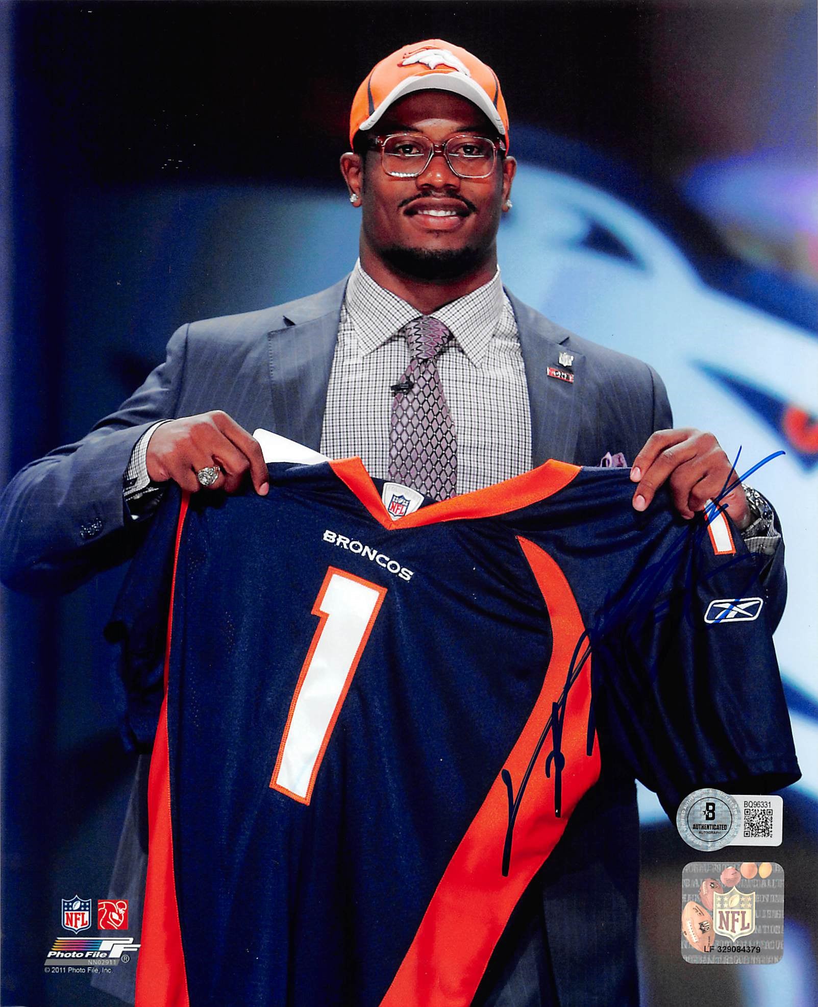 Broncos Von Miller Authentic Signed 8x10 Photo Autographed BAS #BQ96331