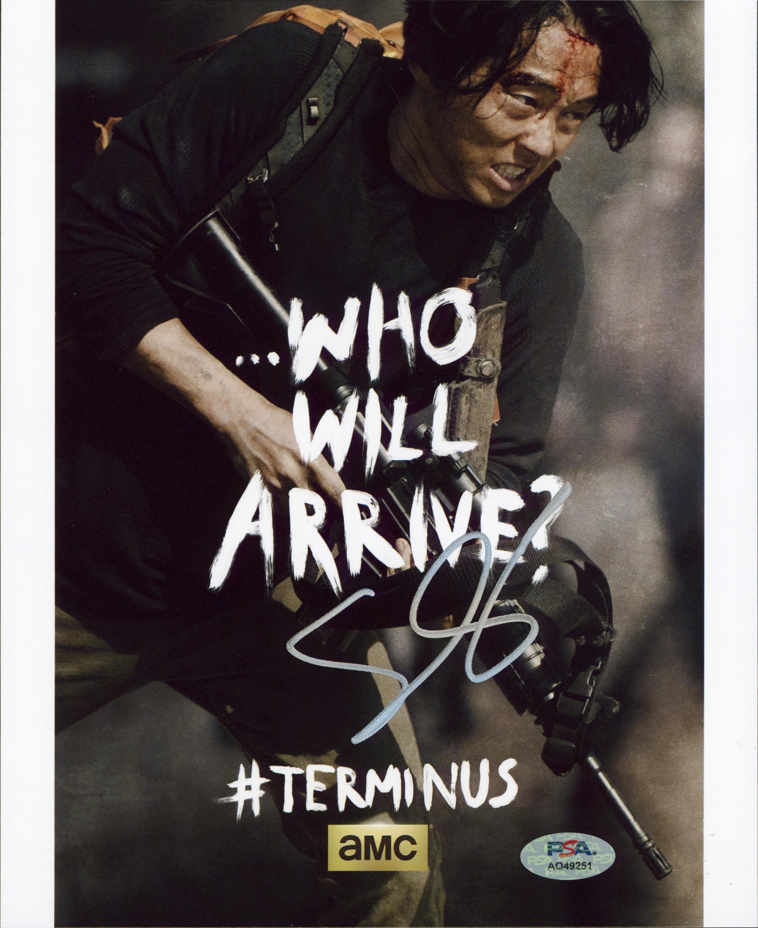 Steven Yeun The Walking Dead Authentic Signed 8x10 Photo PSA/DNA #AQ49251