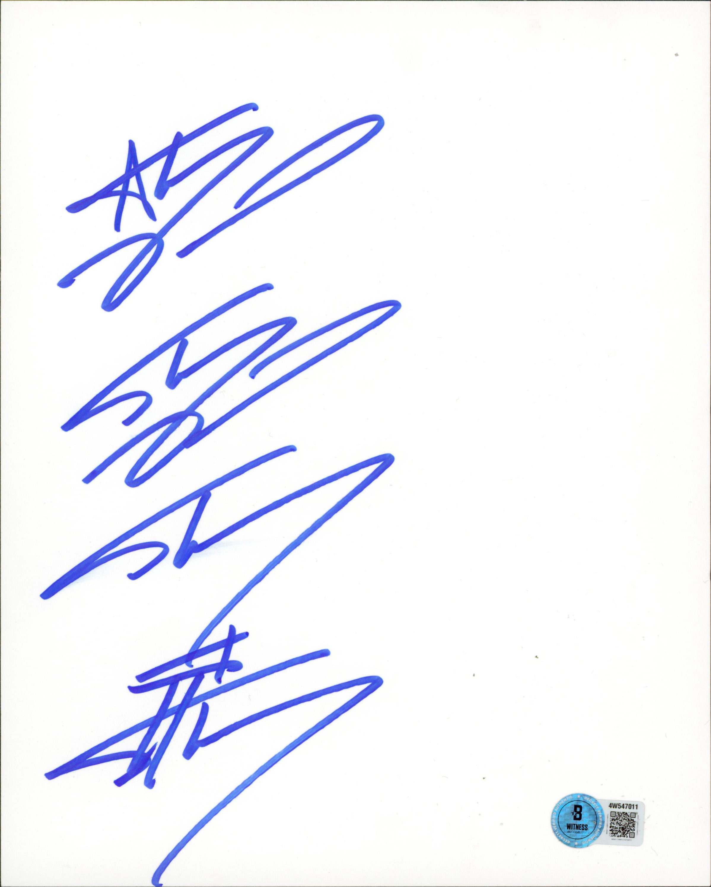 Lakers Shaquille O'Neal Authentic 4x Signed 8x10 Vertical Photo BAS #4W547011