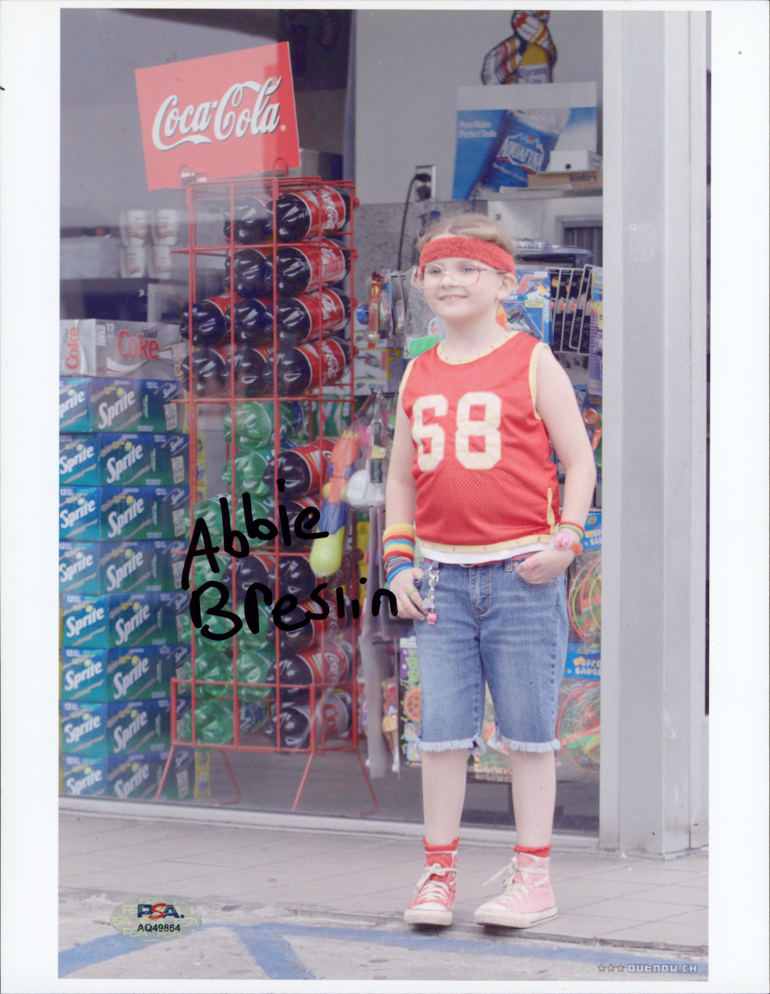 Abigail Breslin Little Miss Sunshine Signed 8.5x11 Vertical Photo PSA #AQ49864