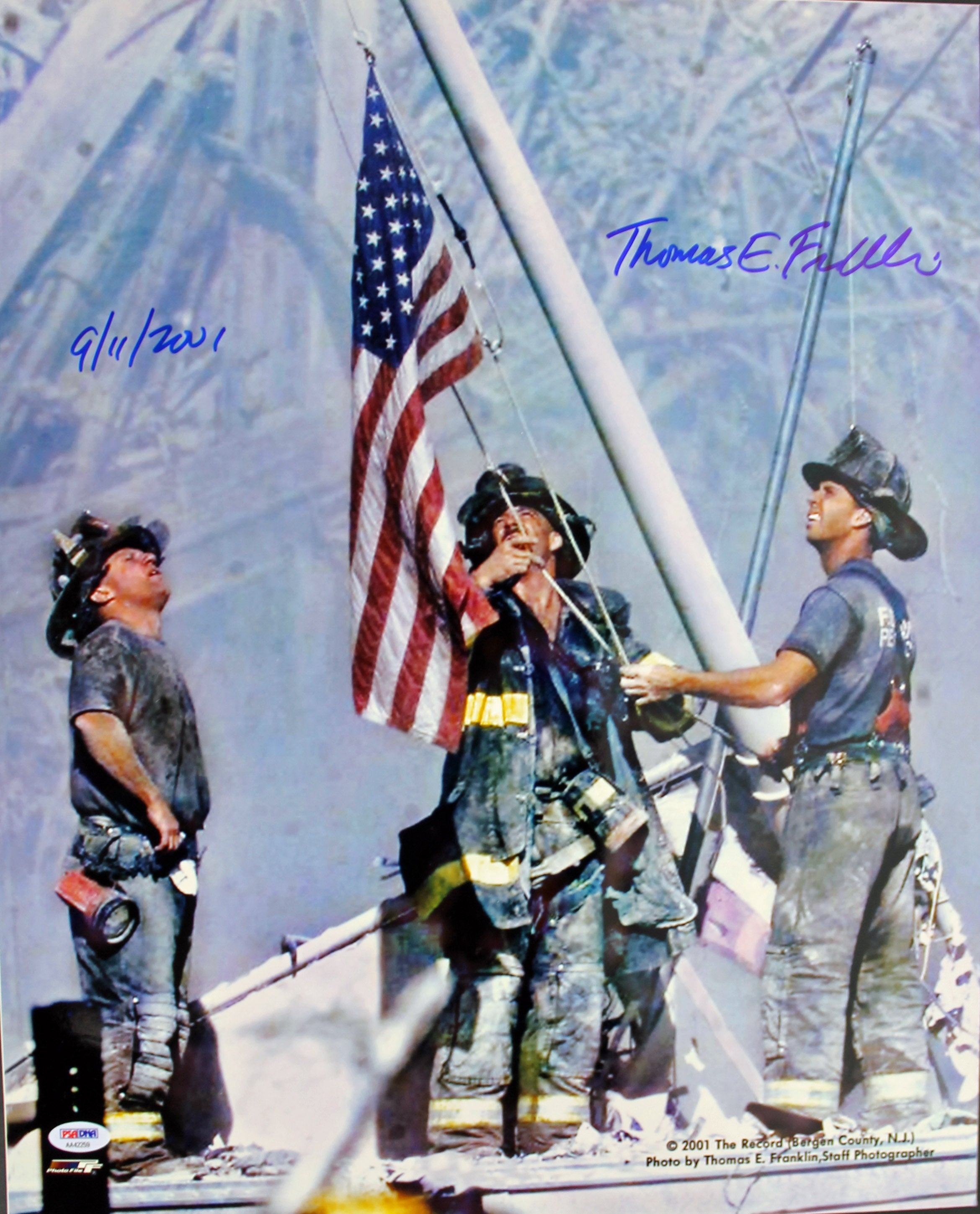 9/11 16x20 Photo - 3 Firefighters Raising Flag Signed By Thomas E. Franklin PSA