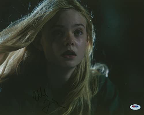 Elle Fanning Super 8 Signed Authentic 11X14 Photo Autographed PSA/DNA #W79770