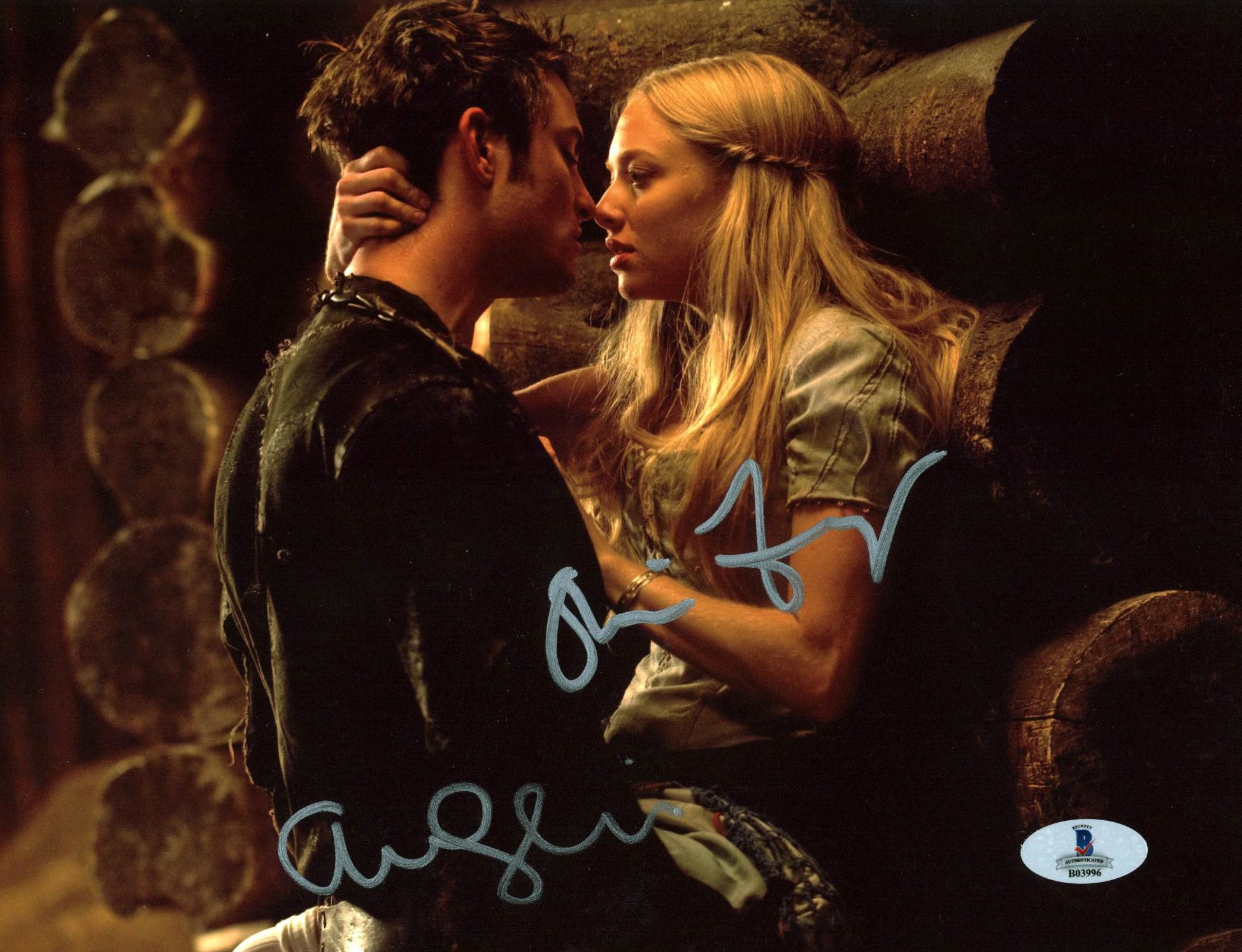 Amanda Seyfried & Shiloh Fernandez Red Riding Hood Signed 8X10 Photo BAS #B03996