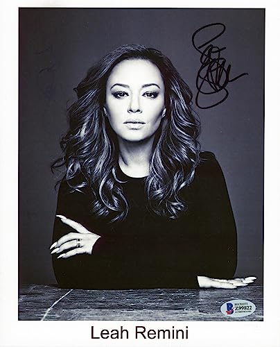 Leah Remini The King Of Queens Authentic Signed 8x10 Sexy Photo BAS #Z99822