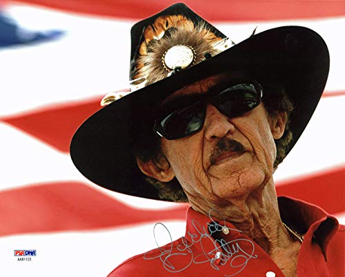 NASCAR Richard  Petty Authentic Signed 8x10 Photo Autographed PSA/DNA #AA81123