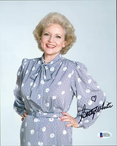 Betty White The Golden Girls Authentic Signed 8x10 Photo BAS #D43561
