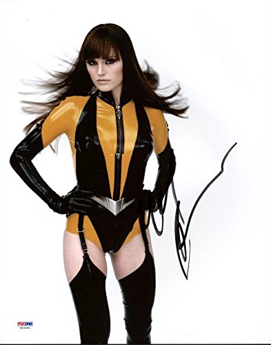Malin Akerman Watchmen Signed Authentic 11X14 Photo Autographed PSA/DNA #W24486