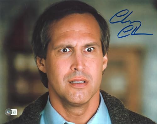 Chevy Chase Christmas Vacation  Signed 11x14 Horizontal Closeup Photo BAS Wit