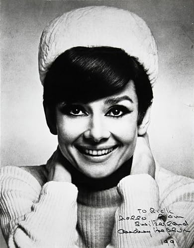 Audrey Hepburn Breakfast At Tiffany's Signed 11x14 B&W Photo BAS #AC33552