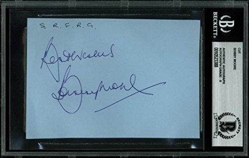 1966 England World Cup Captain Bobby Moore Signed 3.5x5 Cut Auto Graded 9! BAS