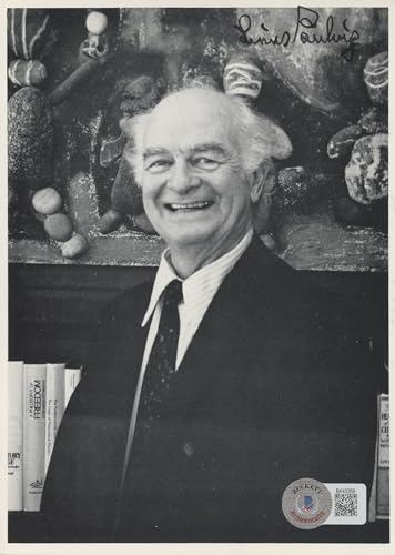 Linus Pauling Chemist Authentic Signed 5x7 Black & White Photo BAS #BK43359