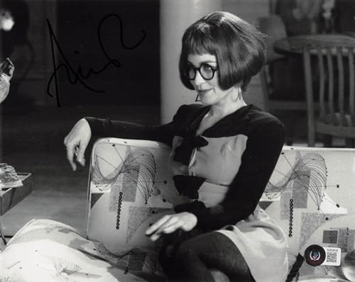 Annie Potts Ghostbusters Signed 8x10 Horizontal Photo w/ Black Sig BAS 6